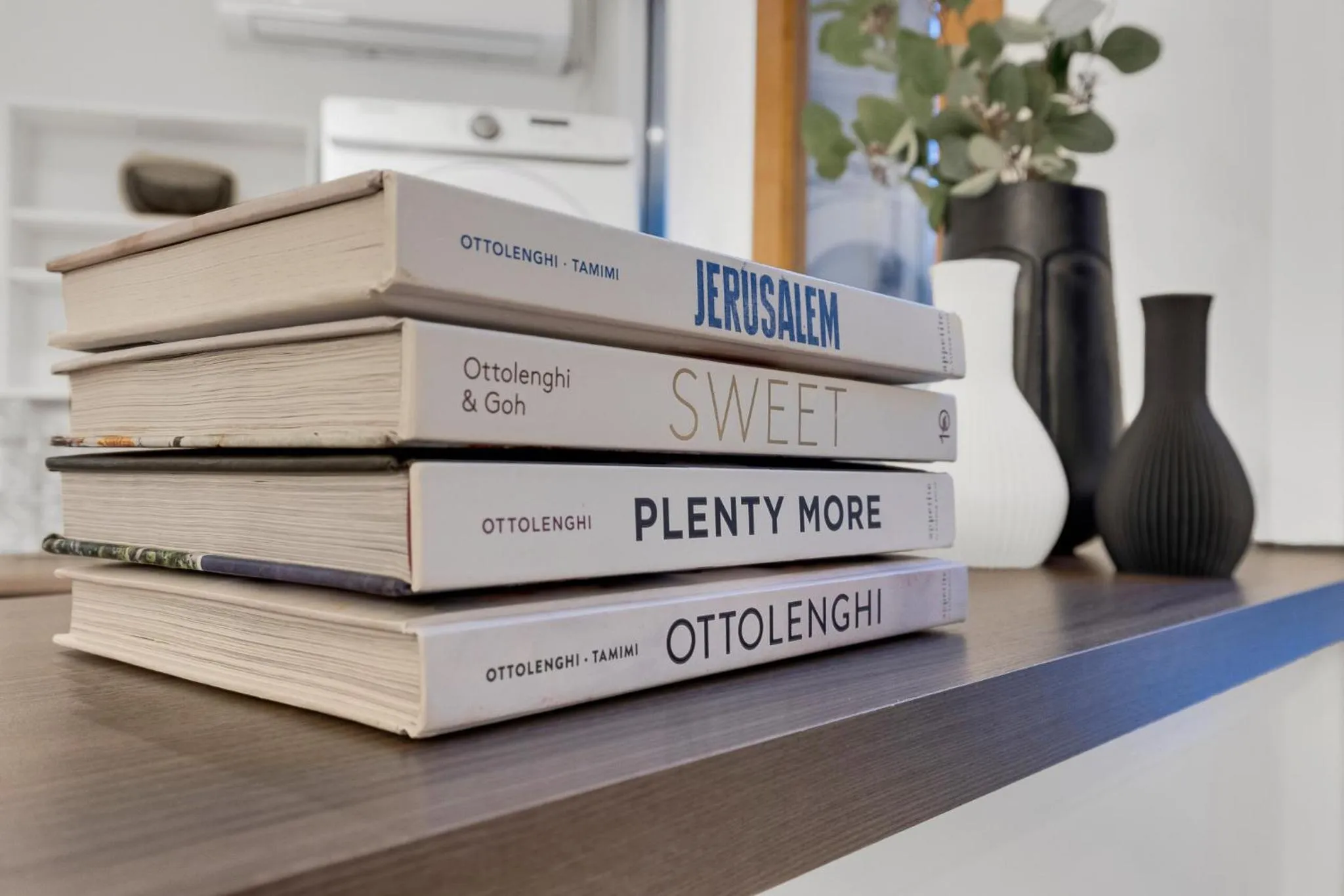 Library in LiV MTL Avenue