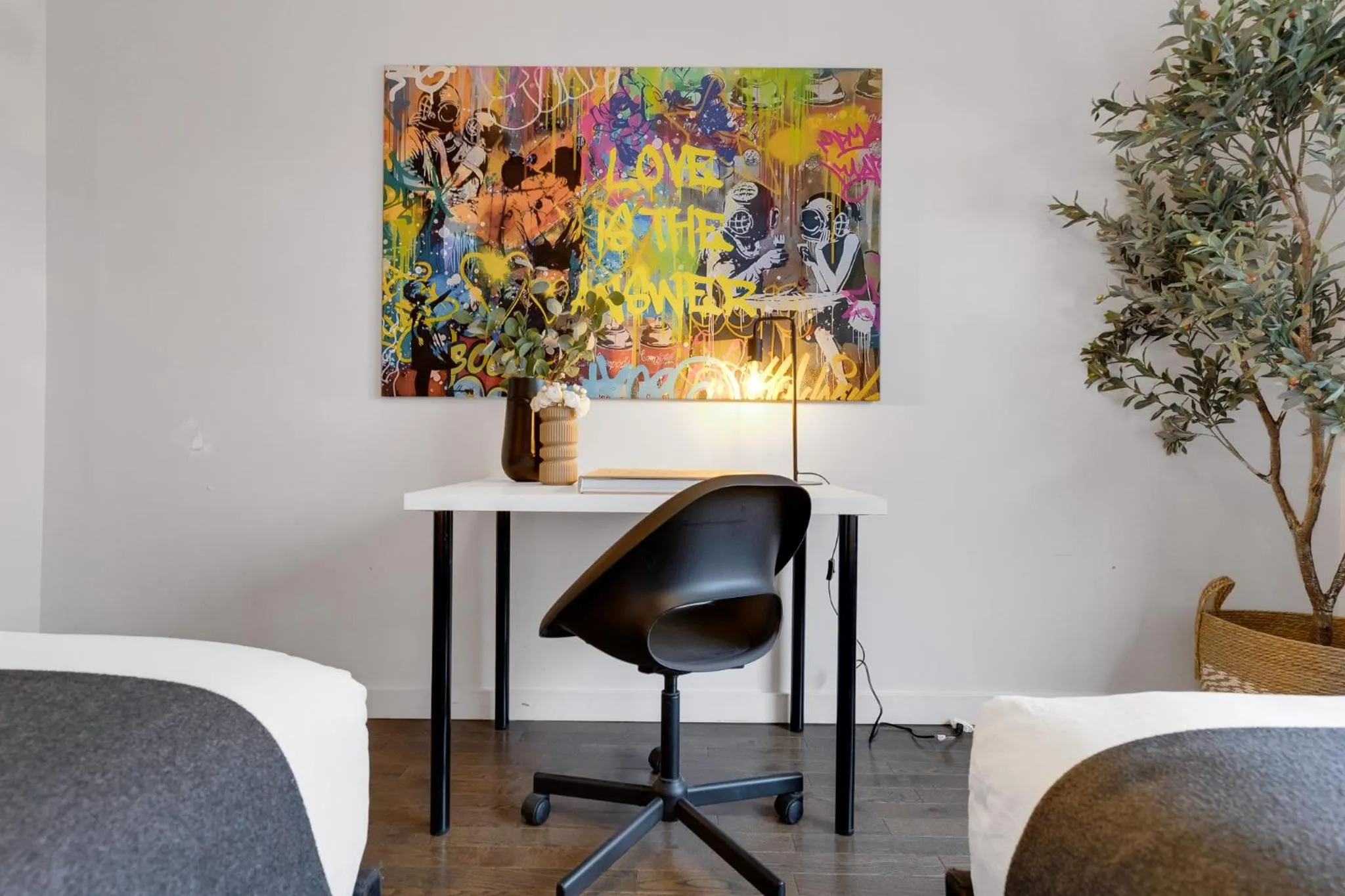 Bed in LiV MTL Avenue