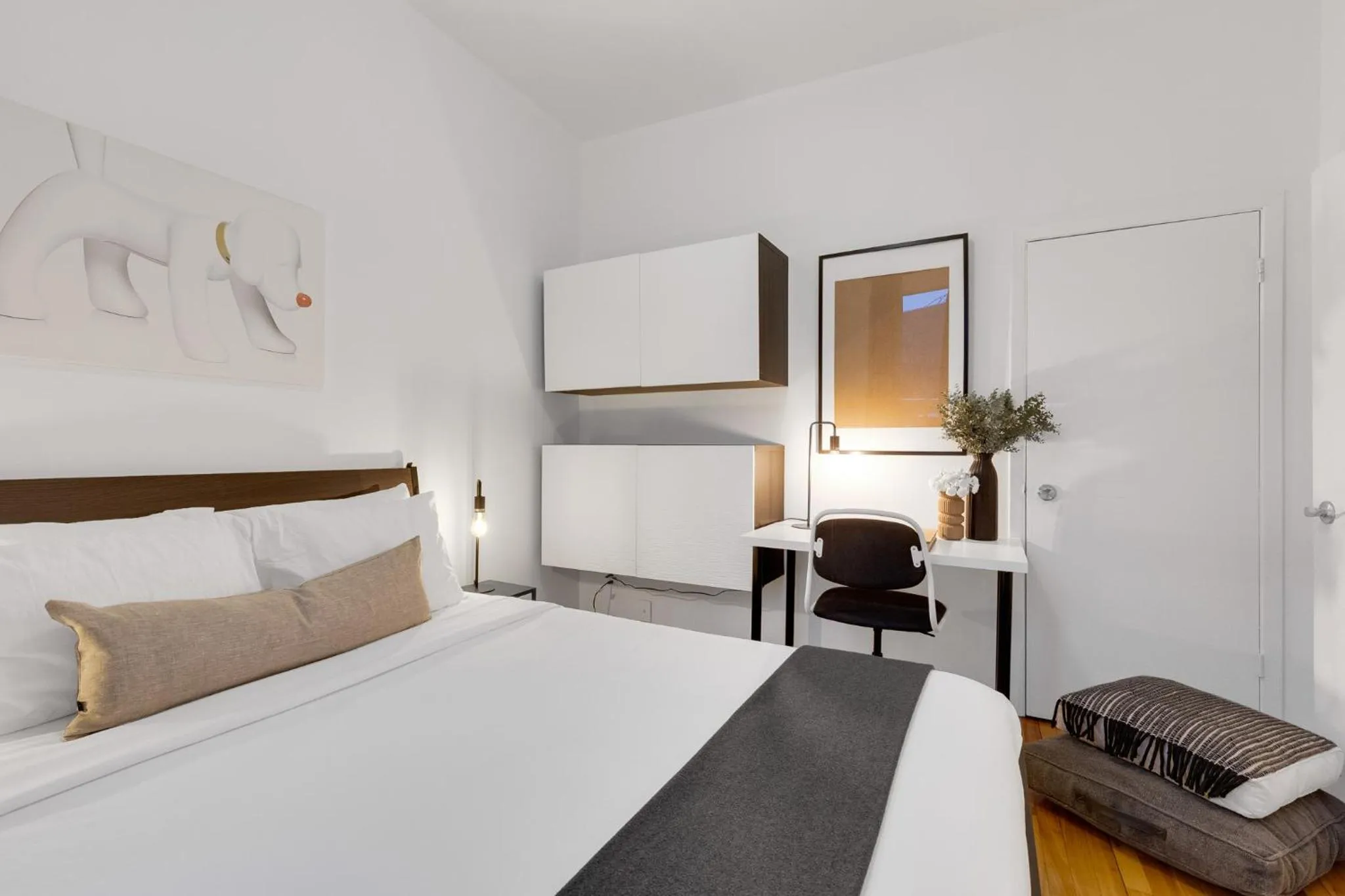 Bed in LiV MTL Avenue