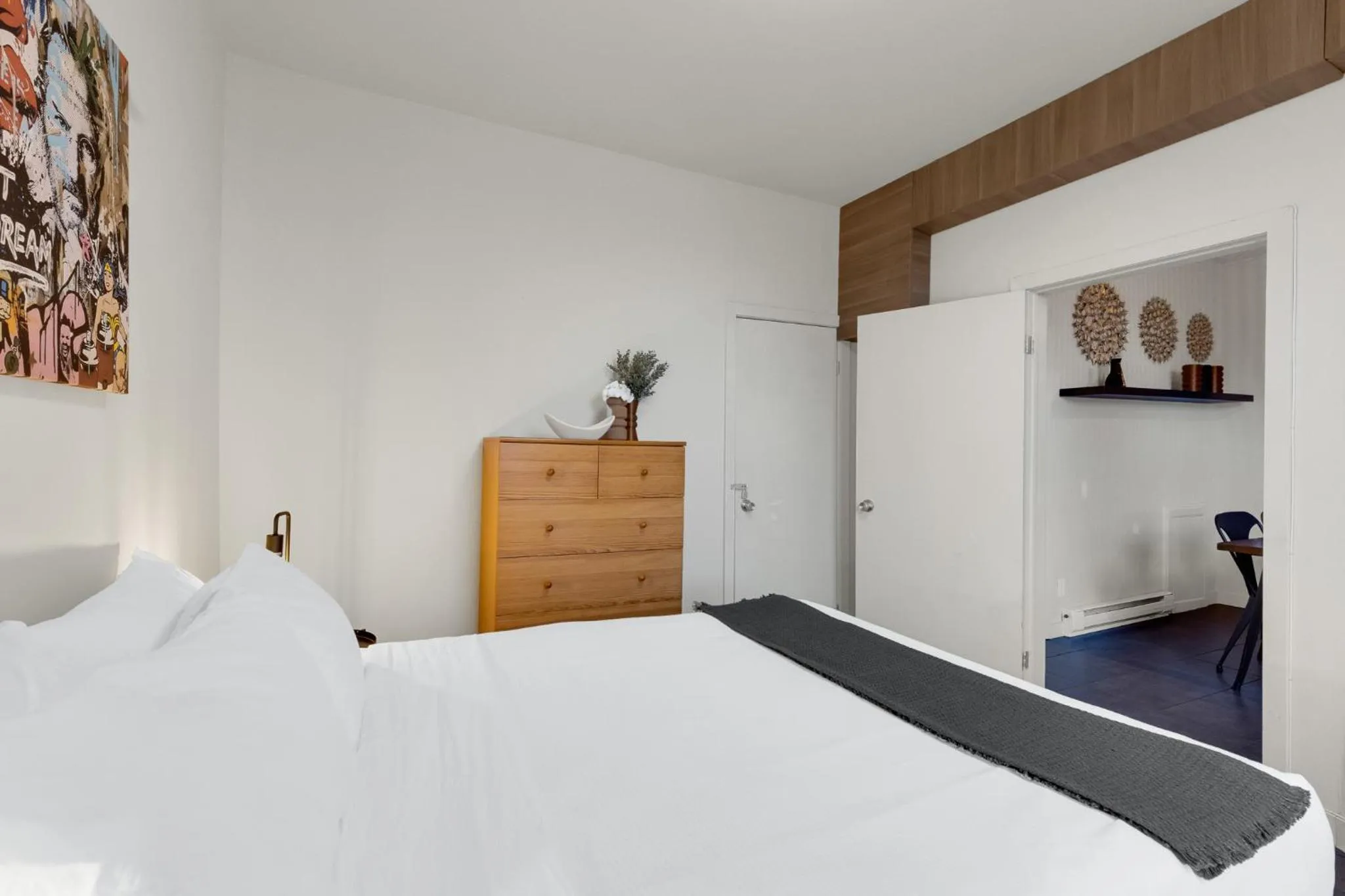 Bed in LiV MTL Avenue