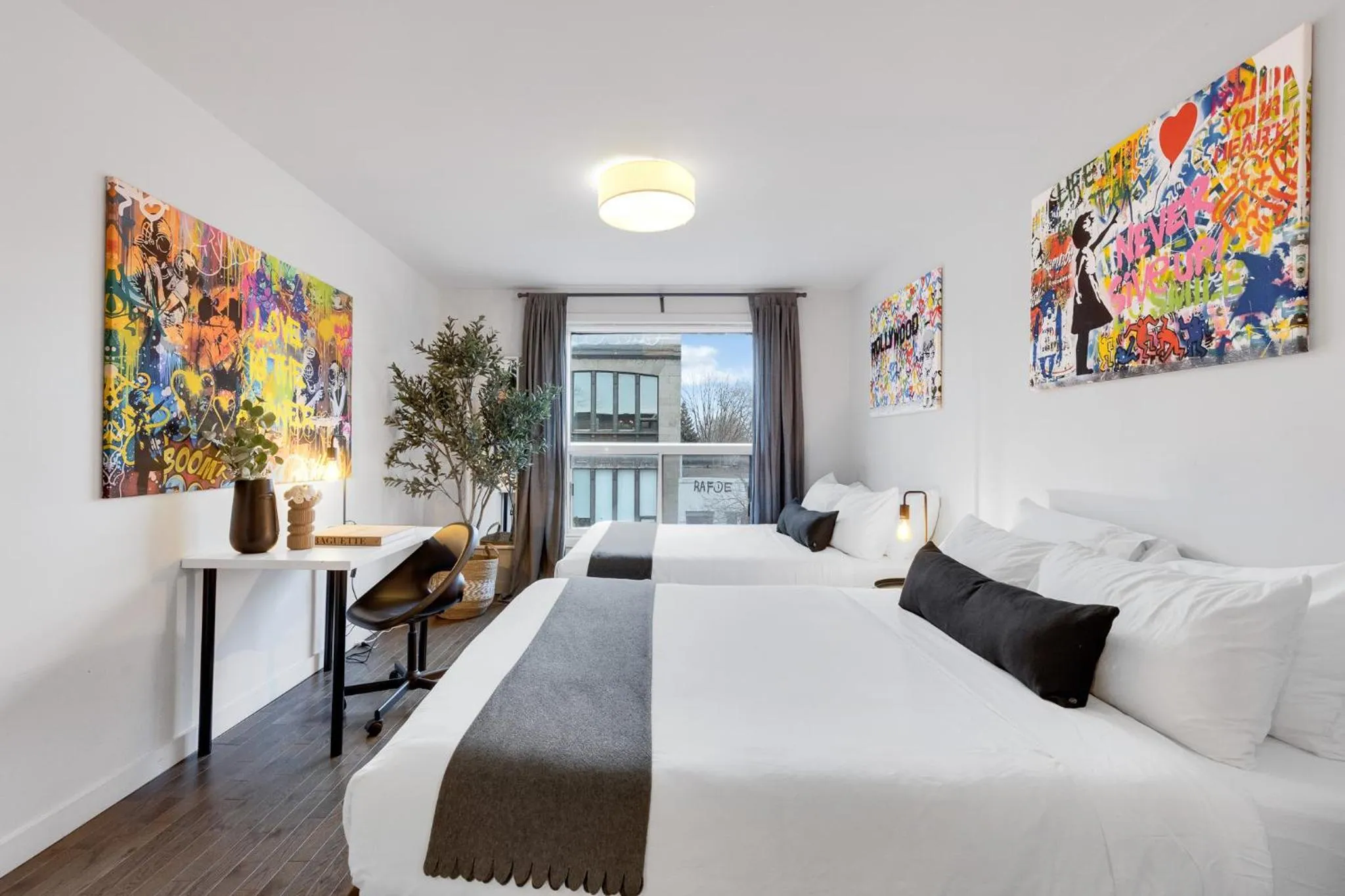 Bed in LiV MTL Avenue