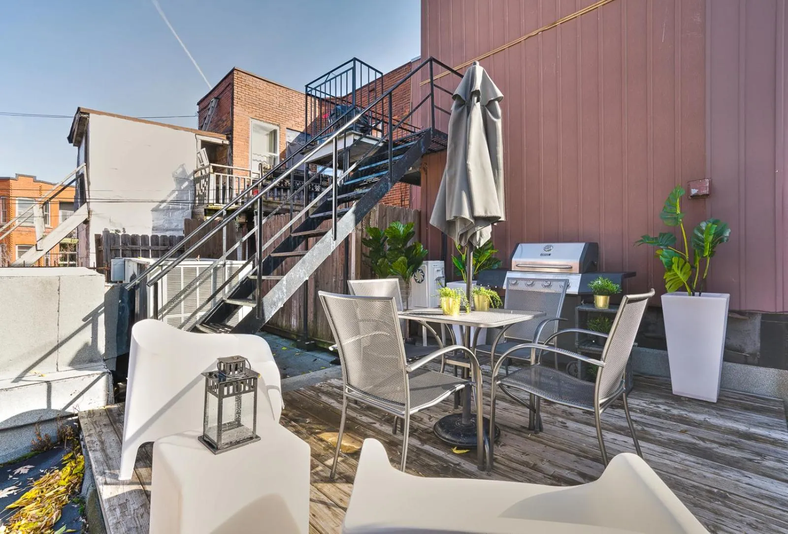 Patio in LiV MTL Avenue