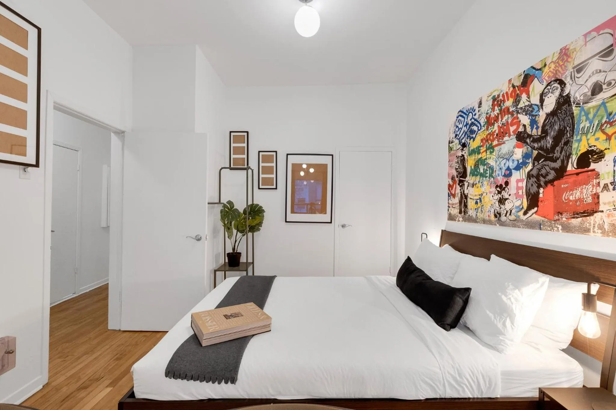 Bed in LiV MTL Avenue