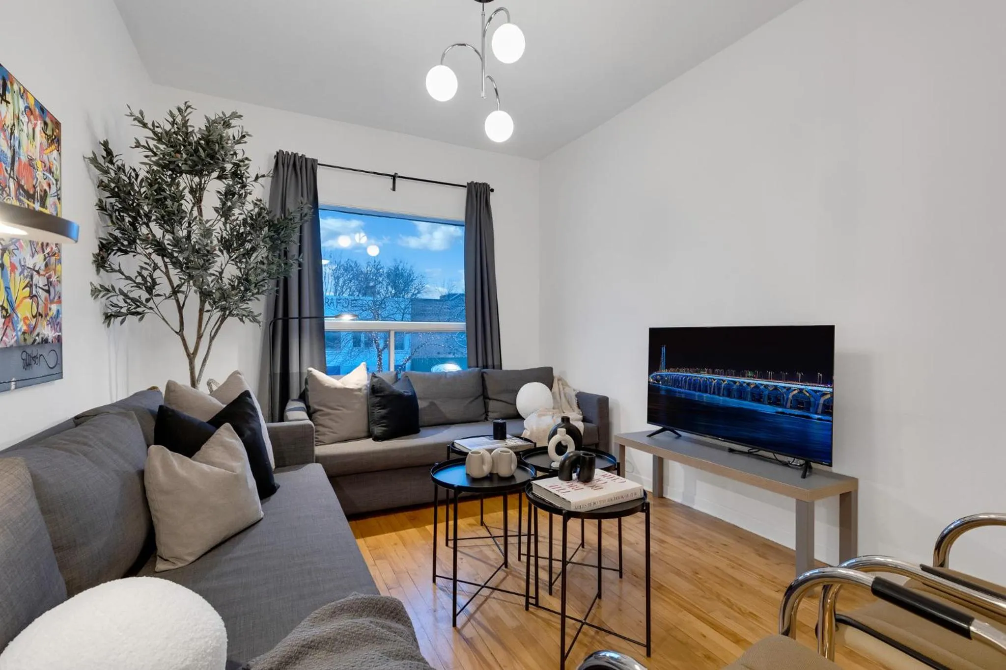 TV and multimedia in LiV MTL Avenue