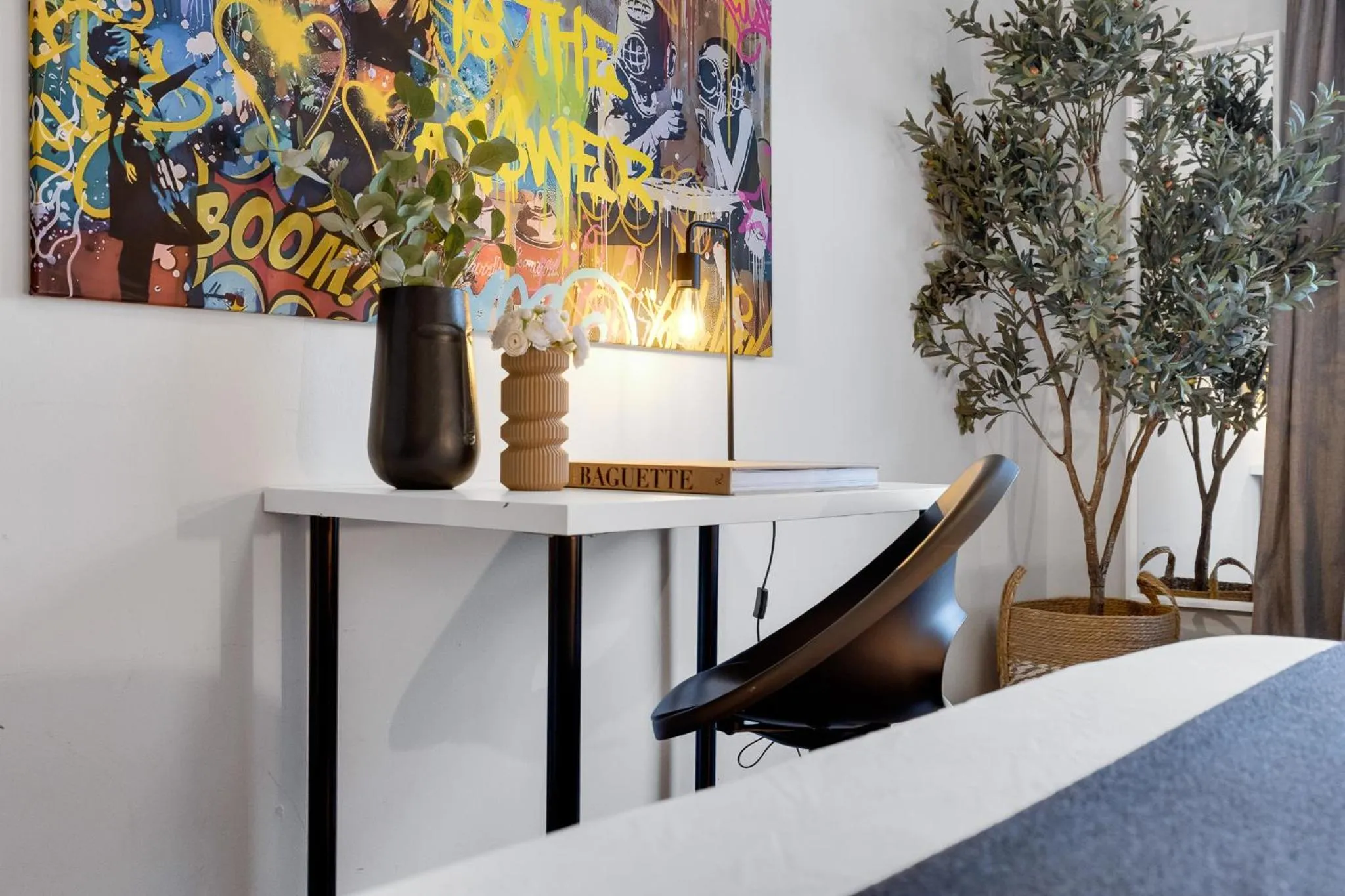 Decorative detail in LiV MTL Avenue