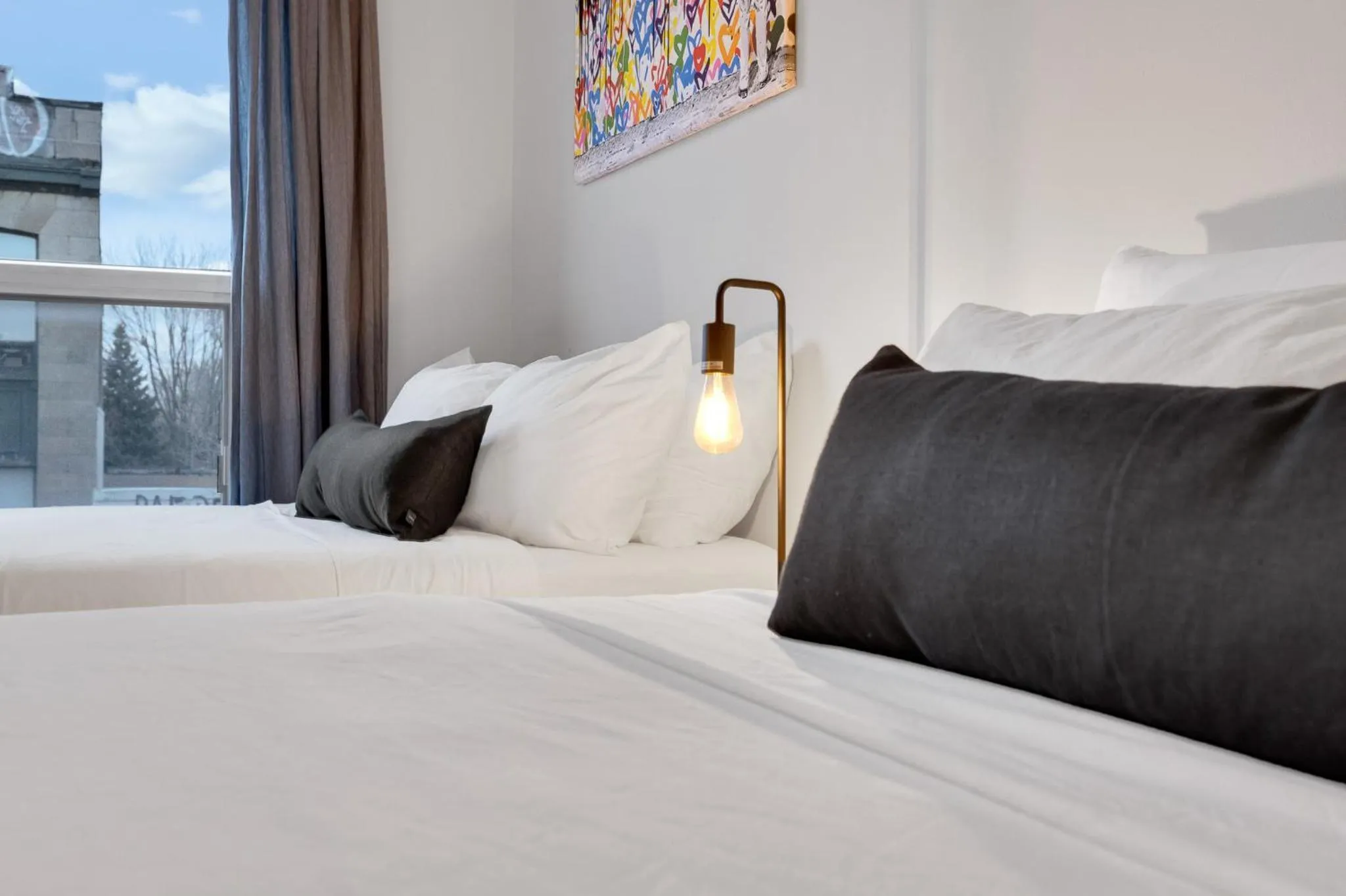 Bed in LiV MTL Avenue