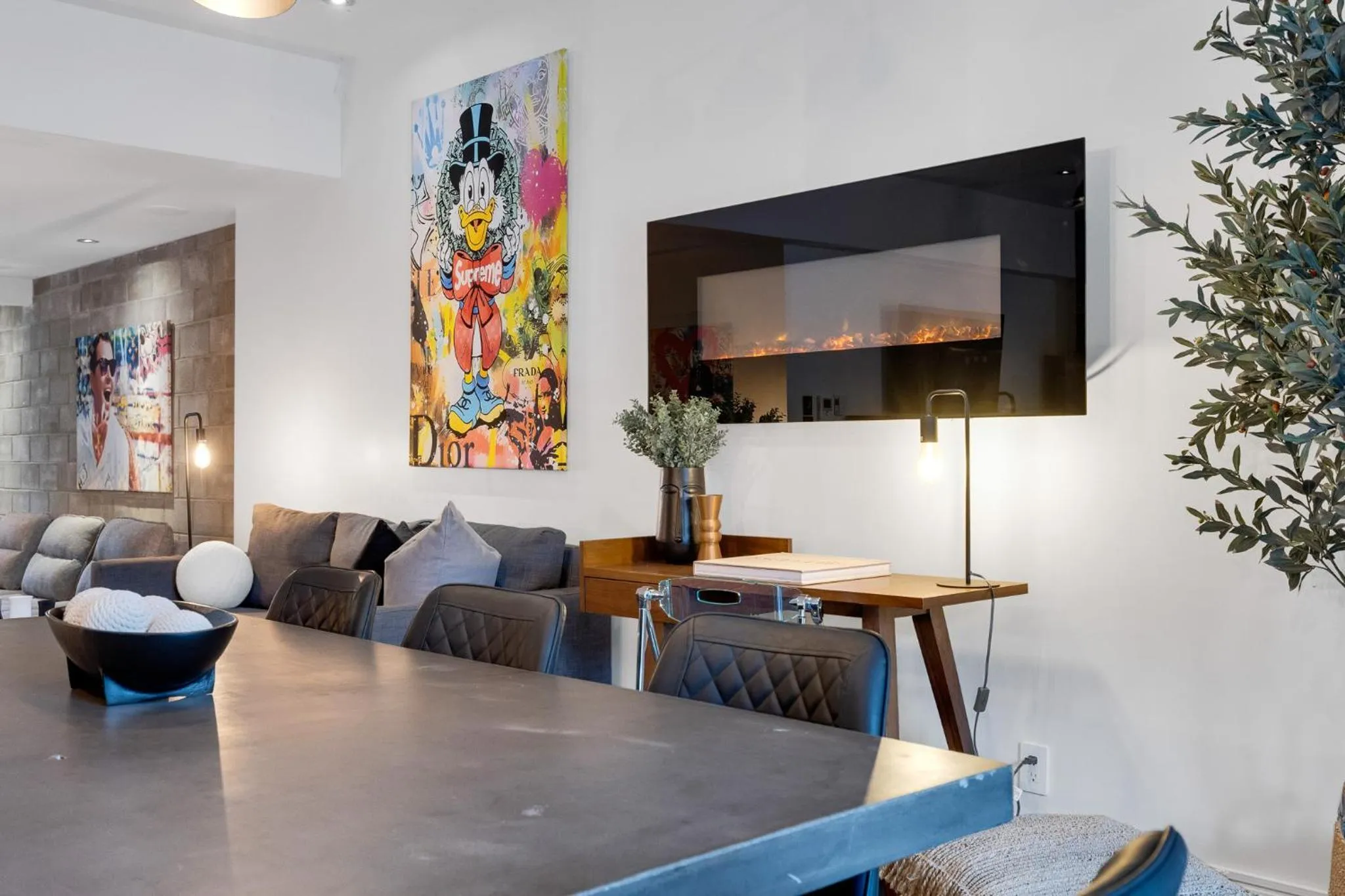 Communal lounge/ TV room in LiV MTL Plato