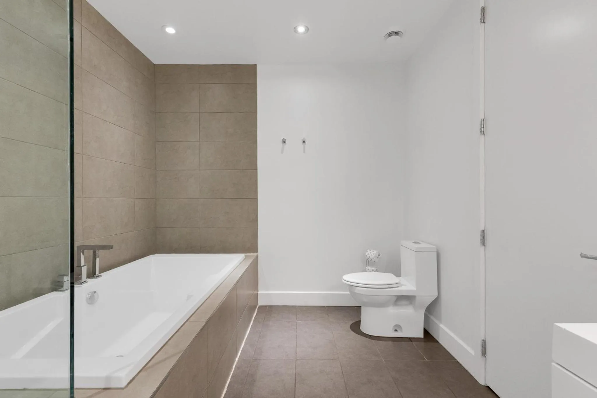 Shower in LiV MTL Plato