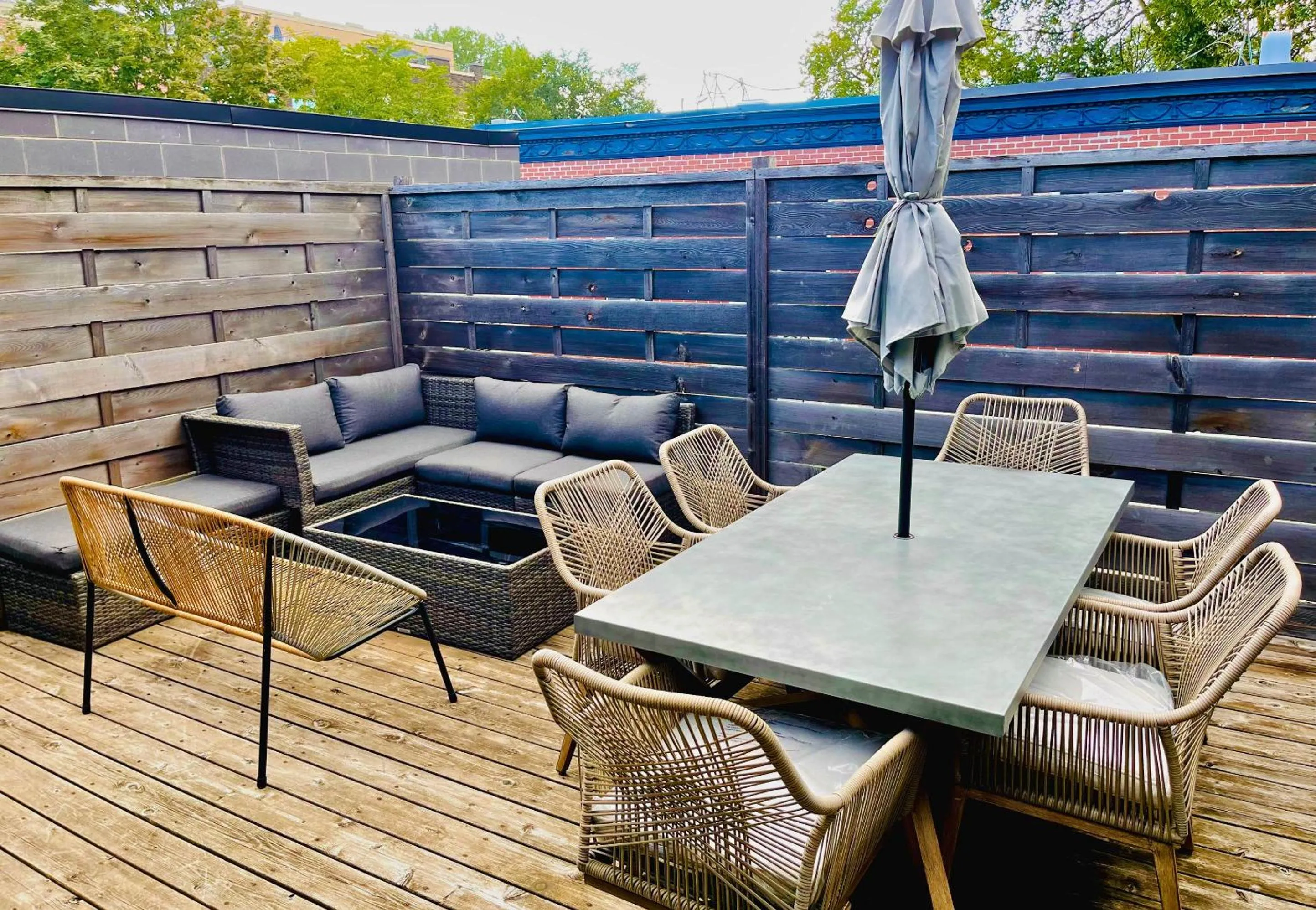 Patio in LiV MTL Plato