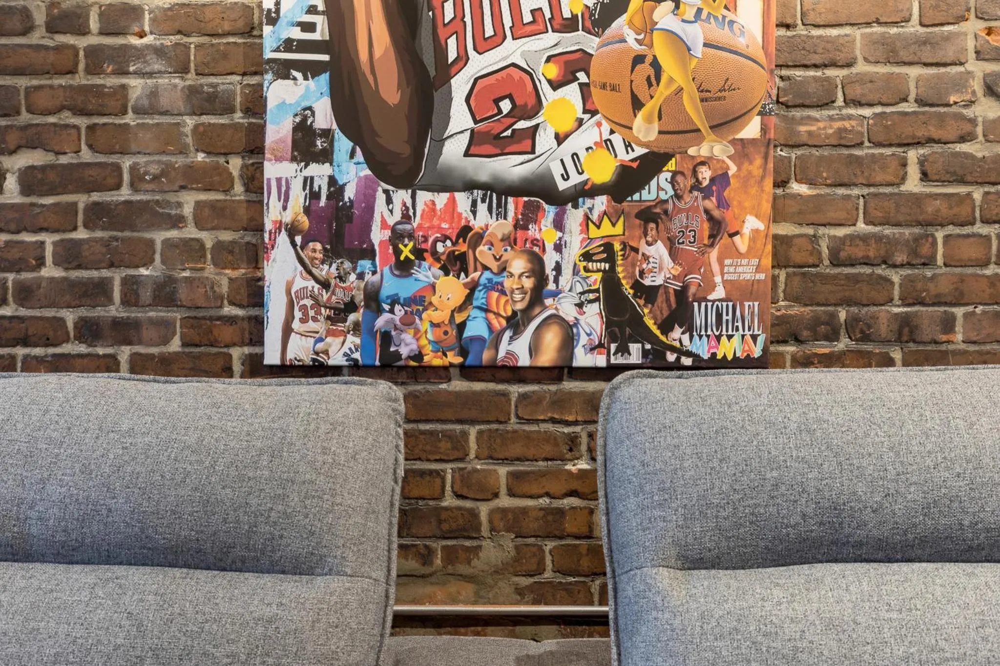 Living room in LiV MTL Plaza