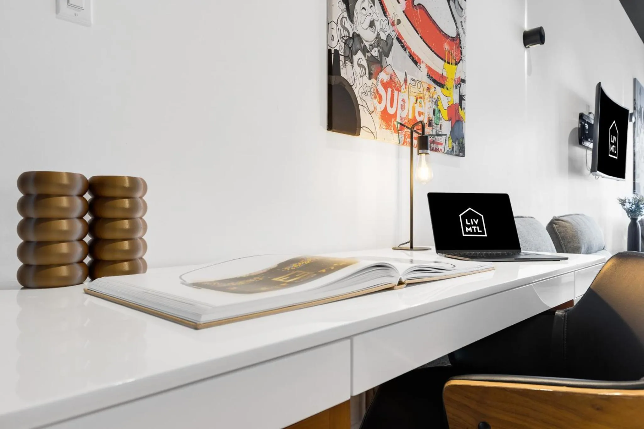 TV and multimedia in LiV MTL Plaza