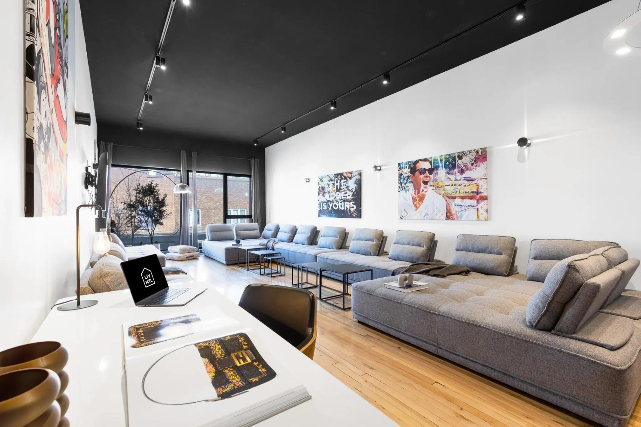 TV and multimedia in LiV MTL Plaza