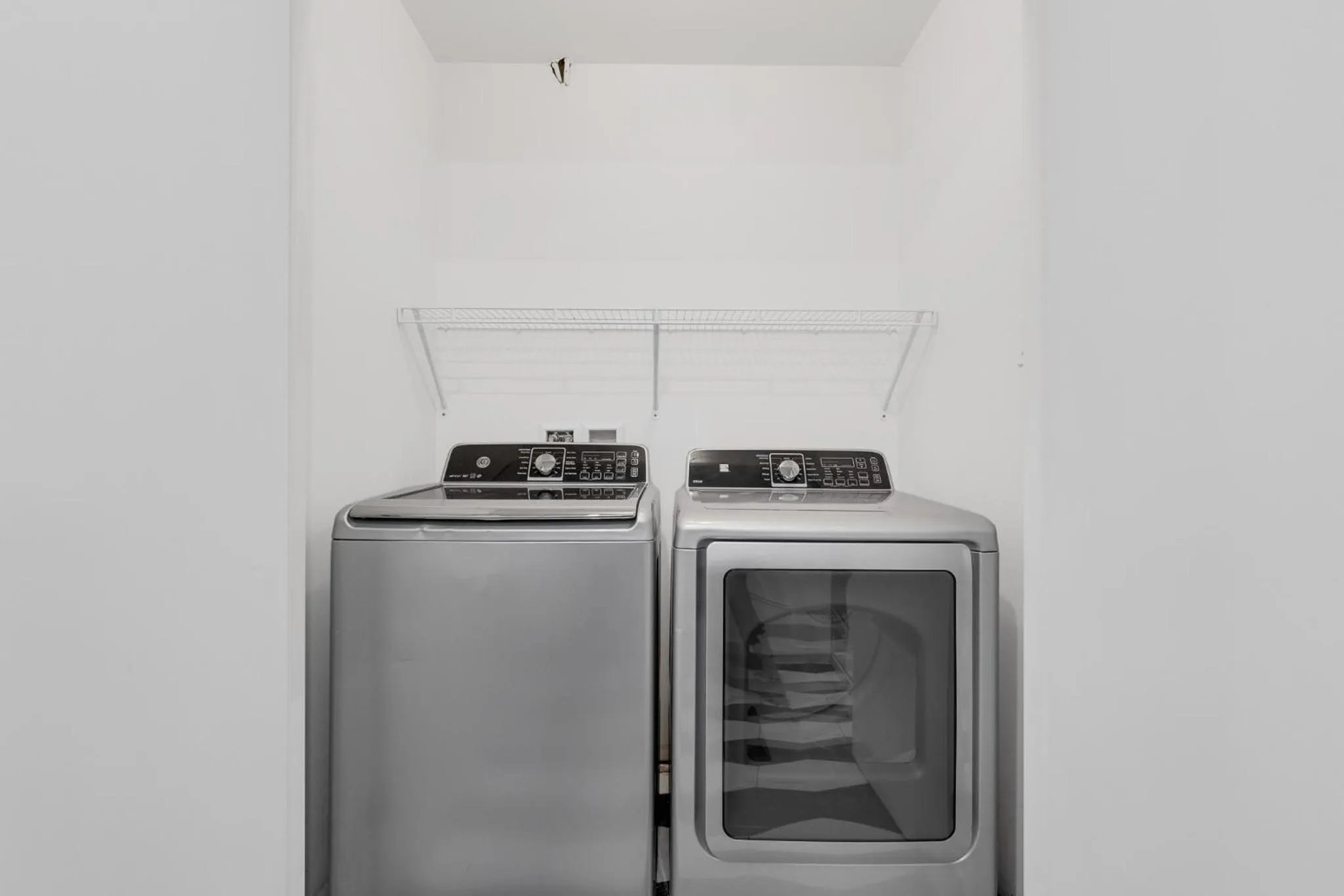 washing machine in LiV MTL Plaza