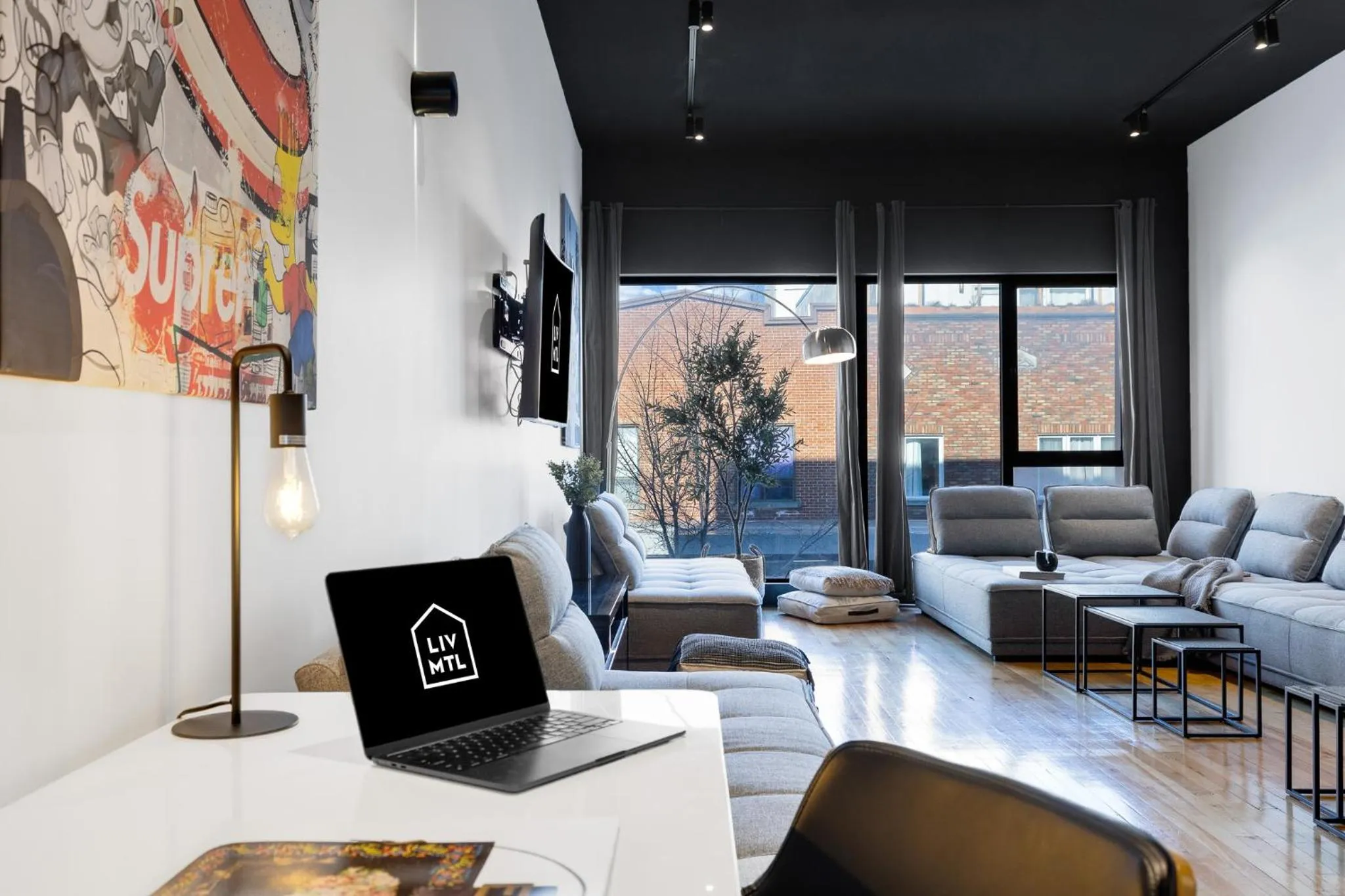 TV and multimedia in LiV MTL Plaza