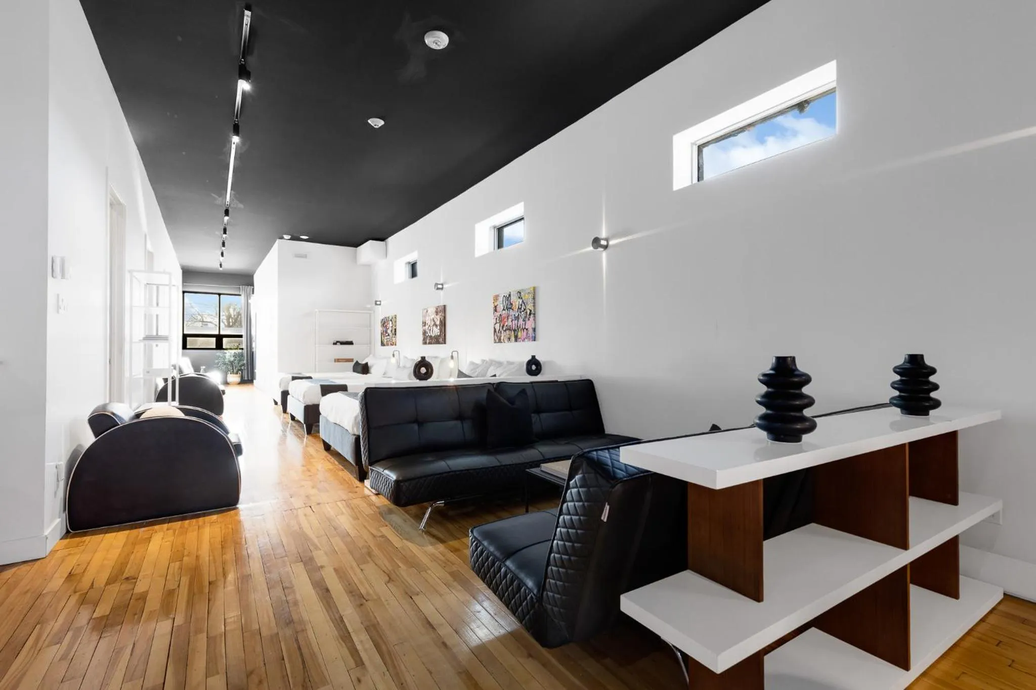 Living room in LiV MTL Plaza