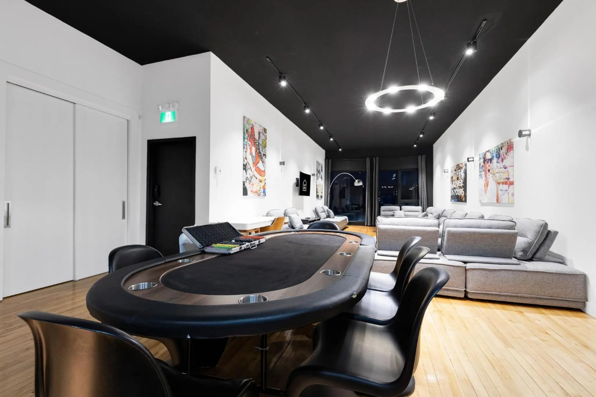 Game Room in LiV MTL Plaza