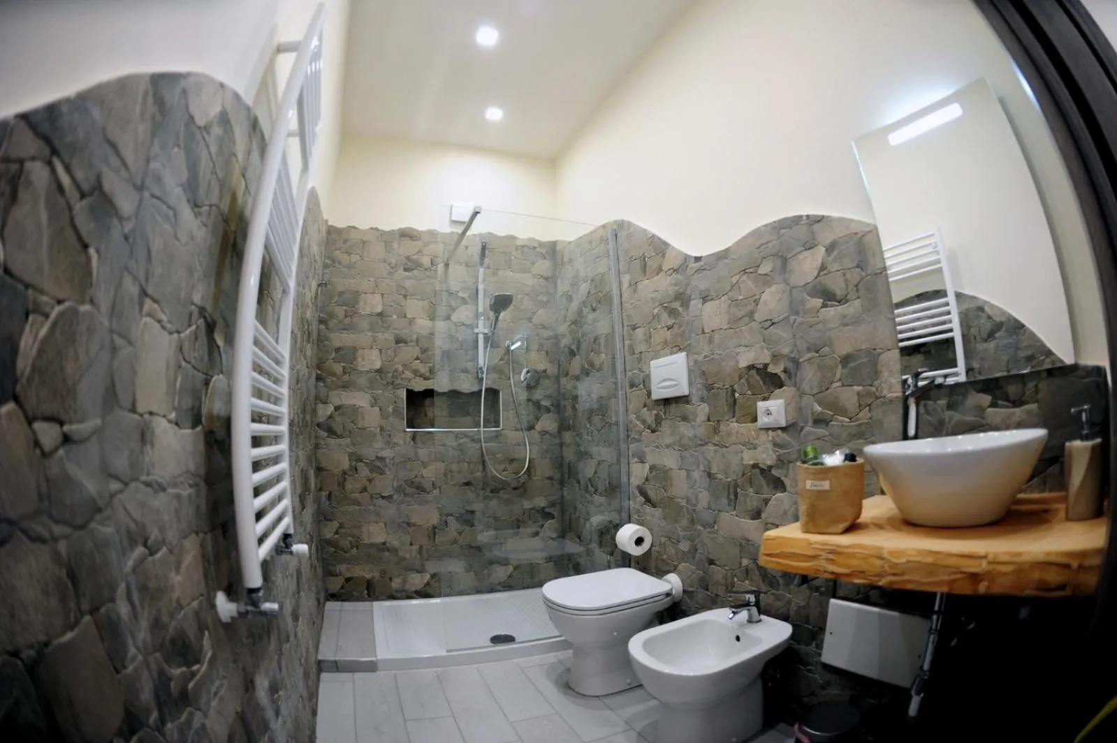 Shower in B&B Guest Armonie