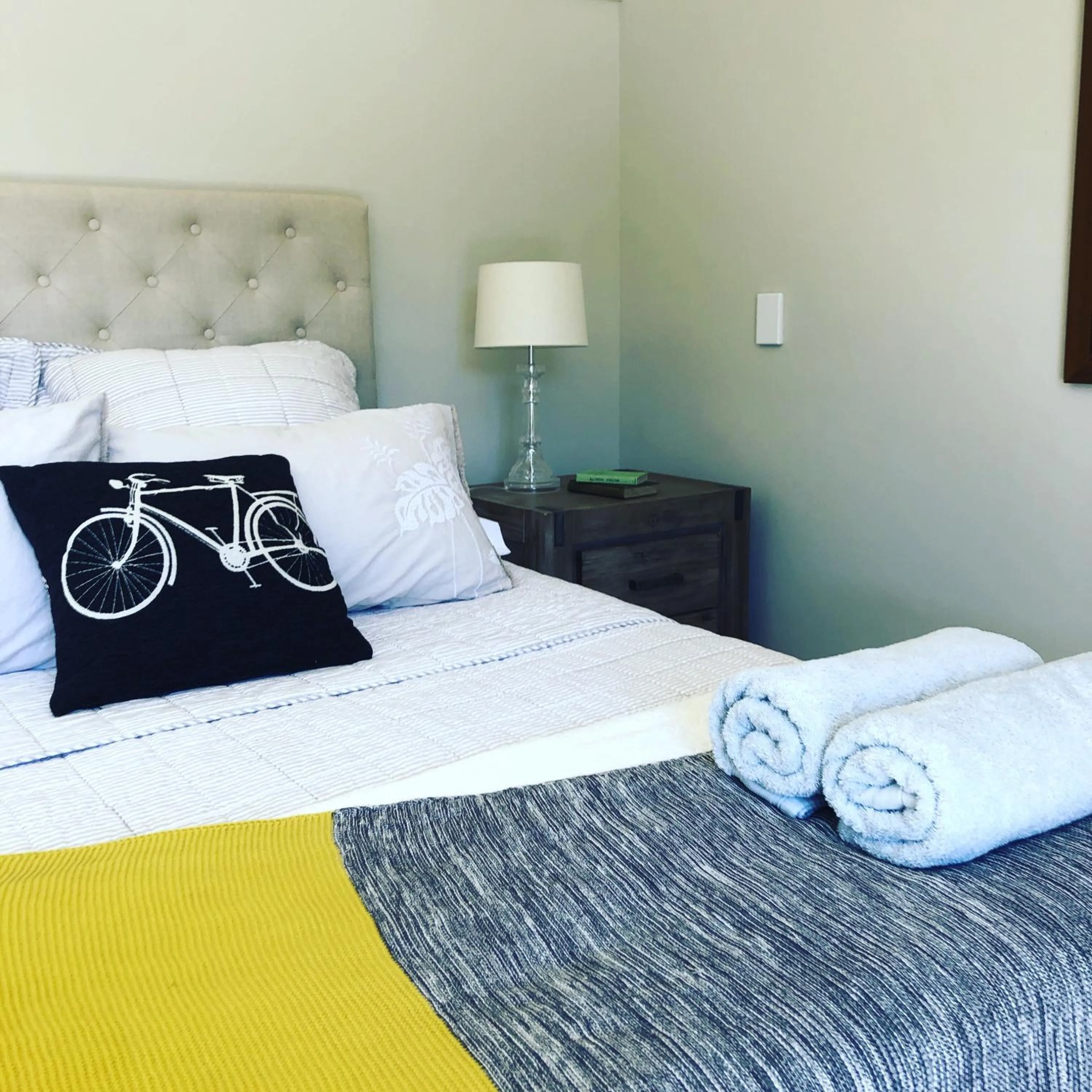 Bed in Cedar Park Bed & Breakfast