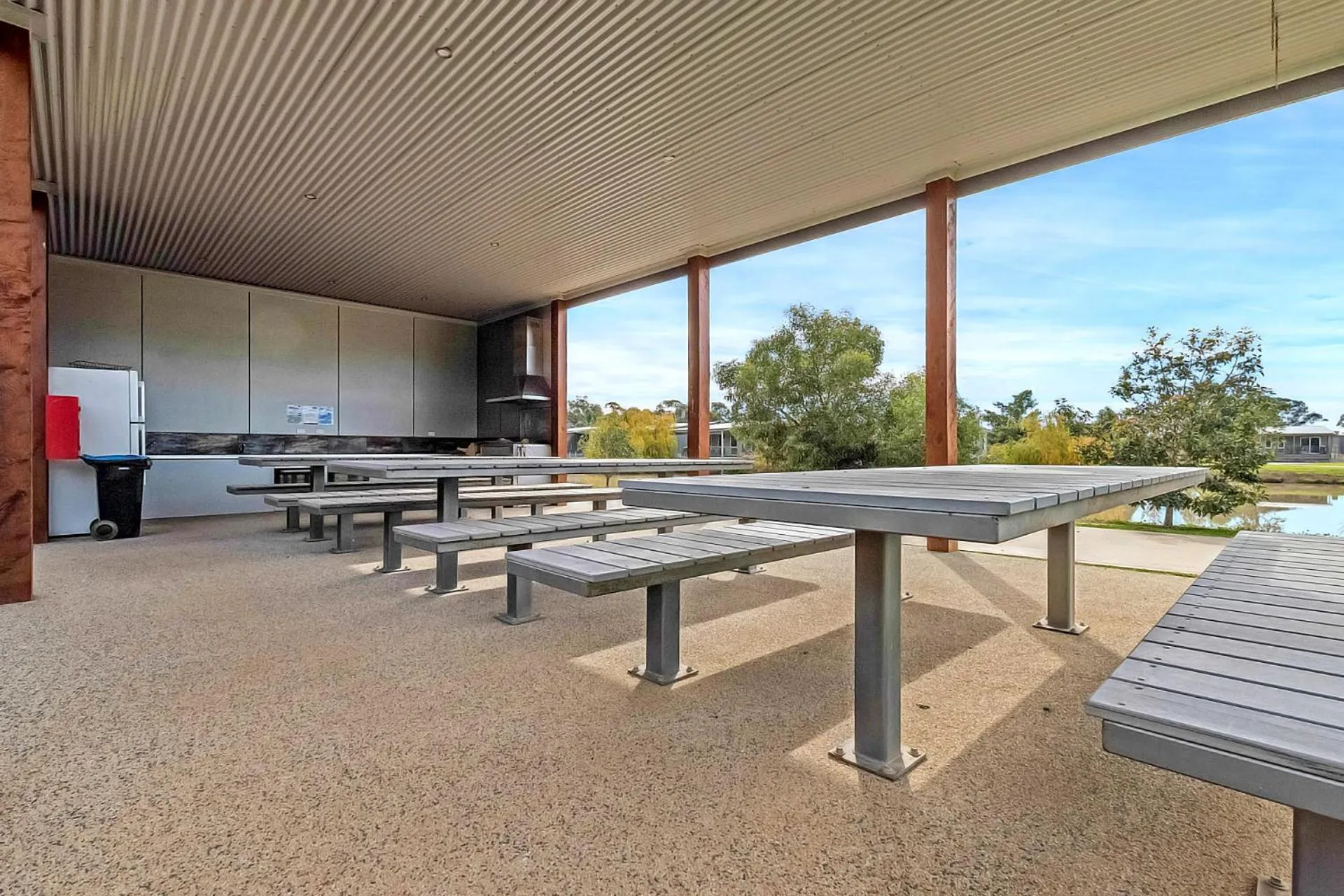 BBQ facilities in Discovery Parks - Moama Waters