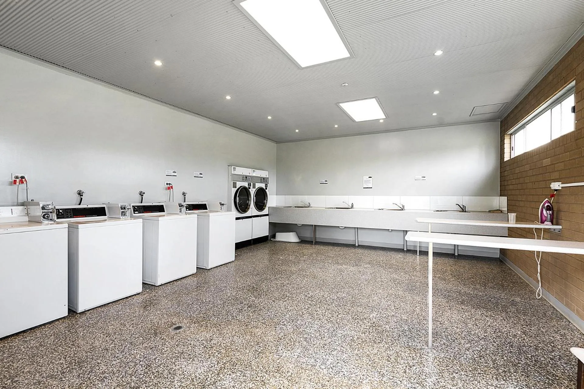 laundry in Discovery Parks - Moama Waters