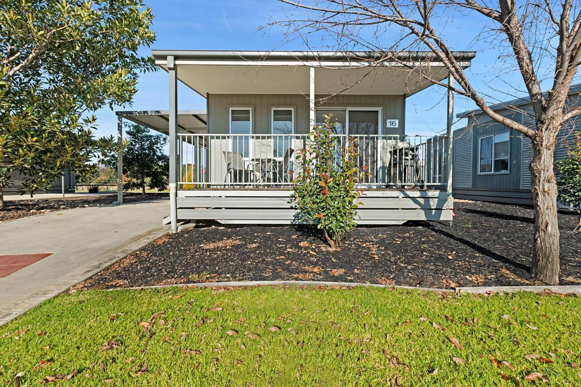 Garden view in Discovery Parks - Moama Waters