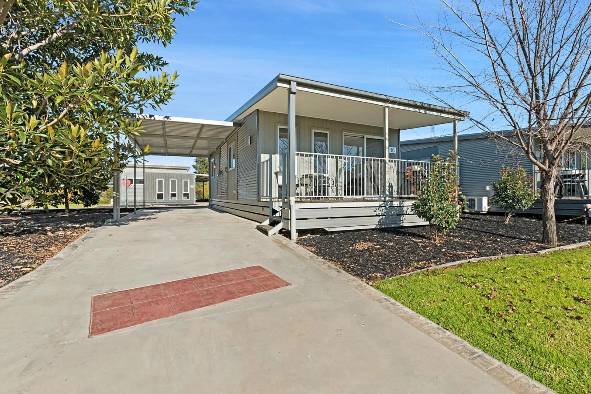 Patio in Discovery Parks - Moama Waters