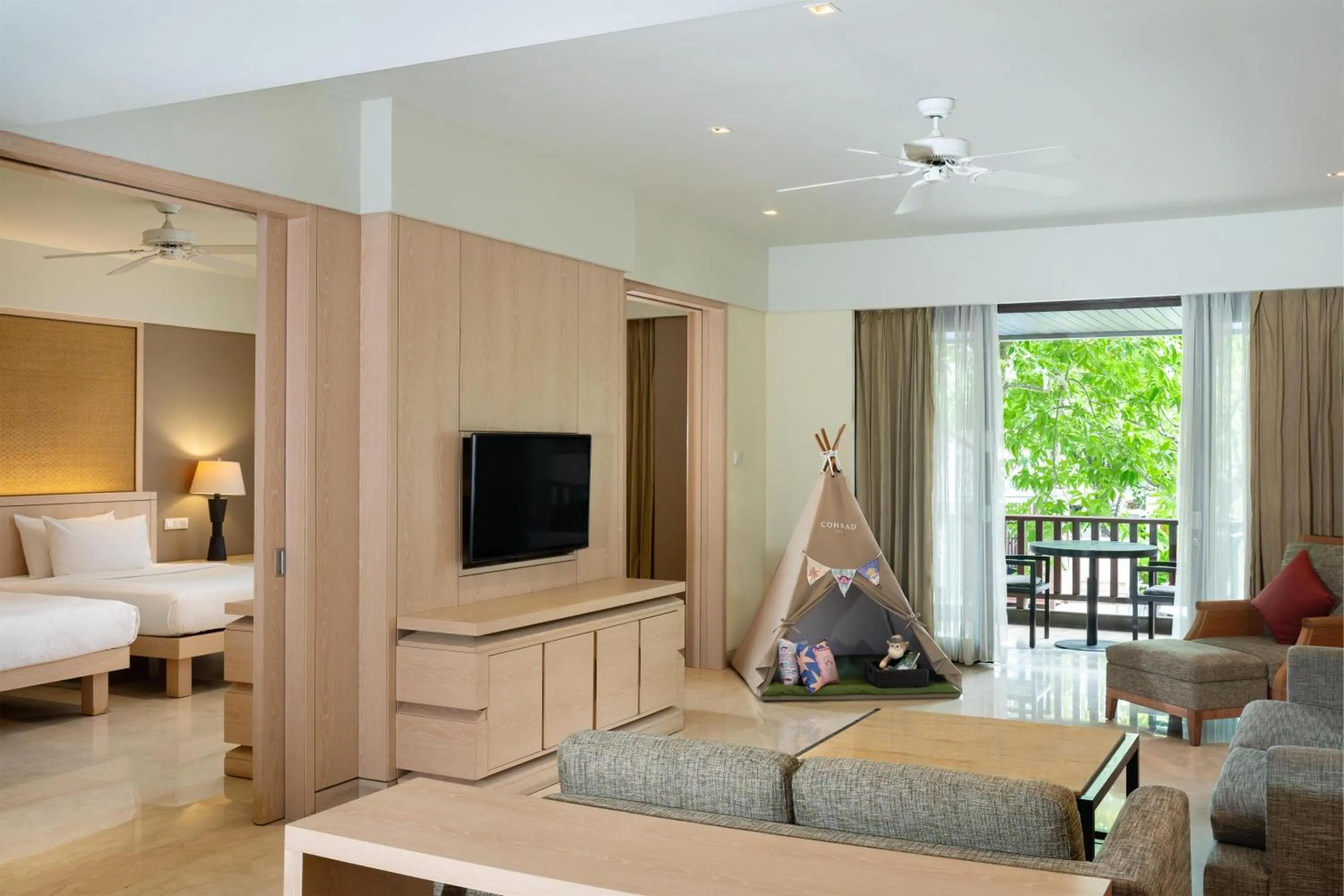 Living room, Bed in Conrad Bali