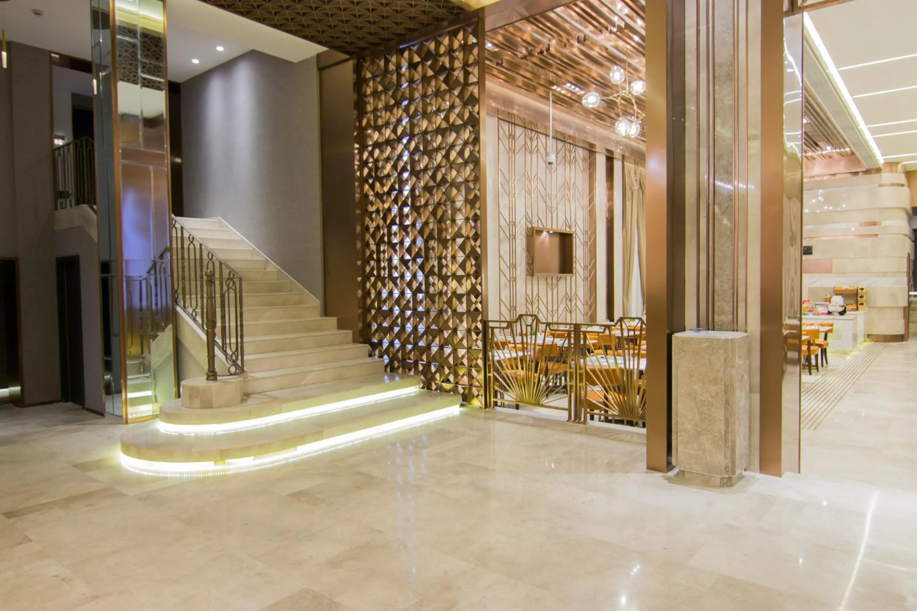 Property building in Yitel Premium (Shanghai Nanjing Road Pedestrian Street)