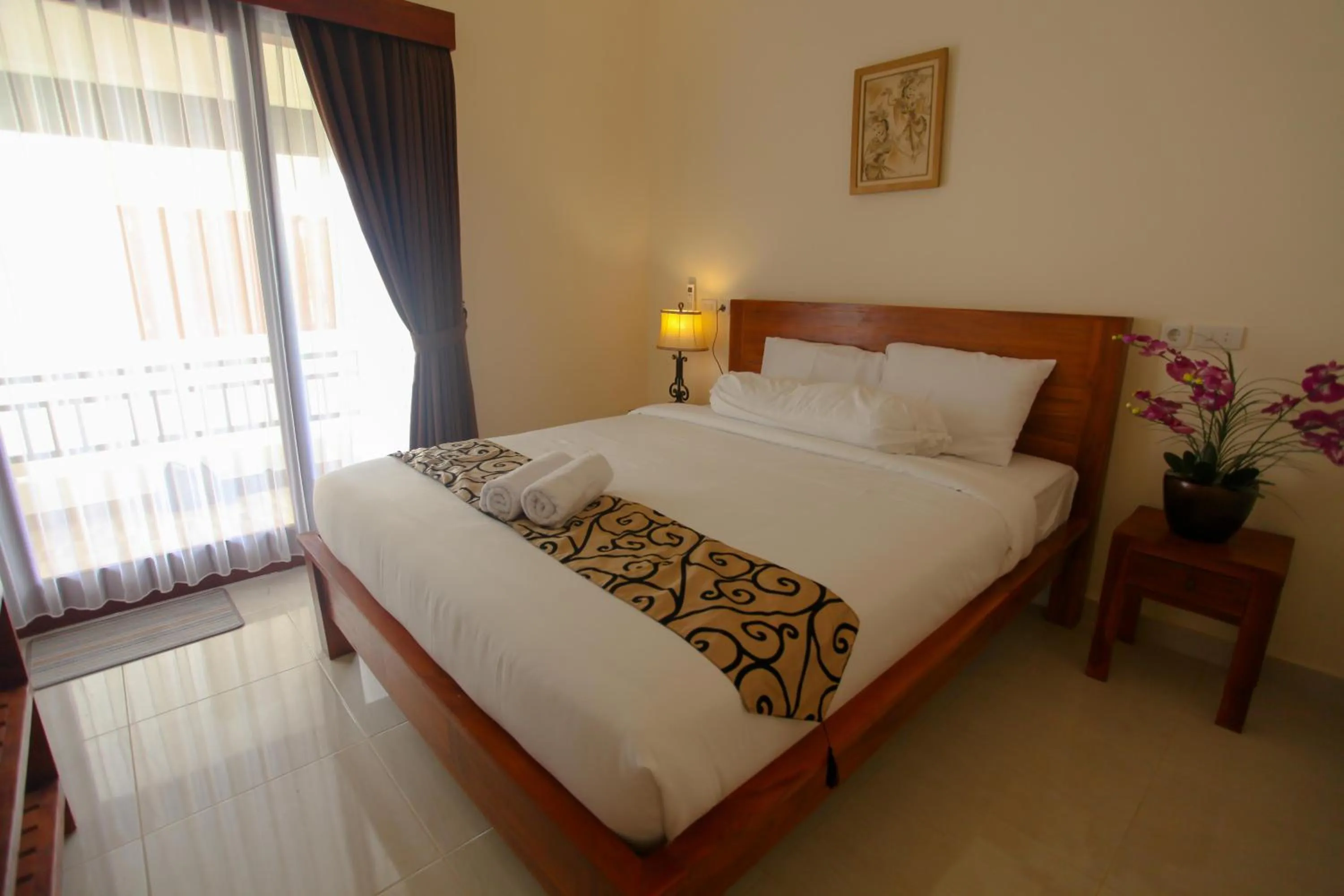 Bedroom, Bed in DeRose Guest House