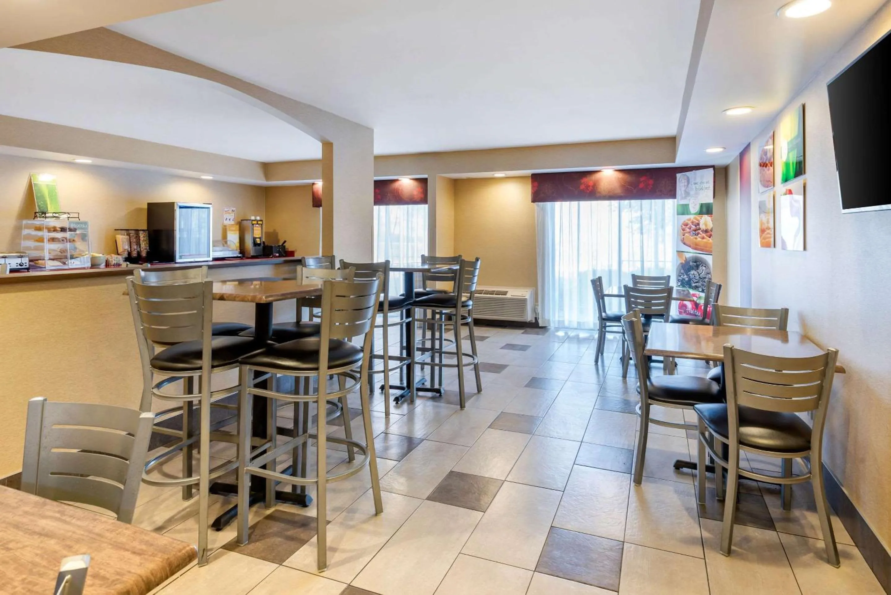 Restaurant/places to eat in Quality Inn Falconer - Jamestown