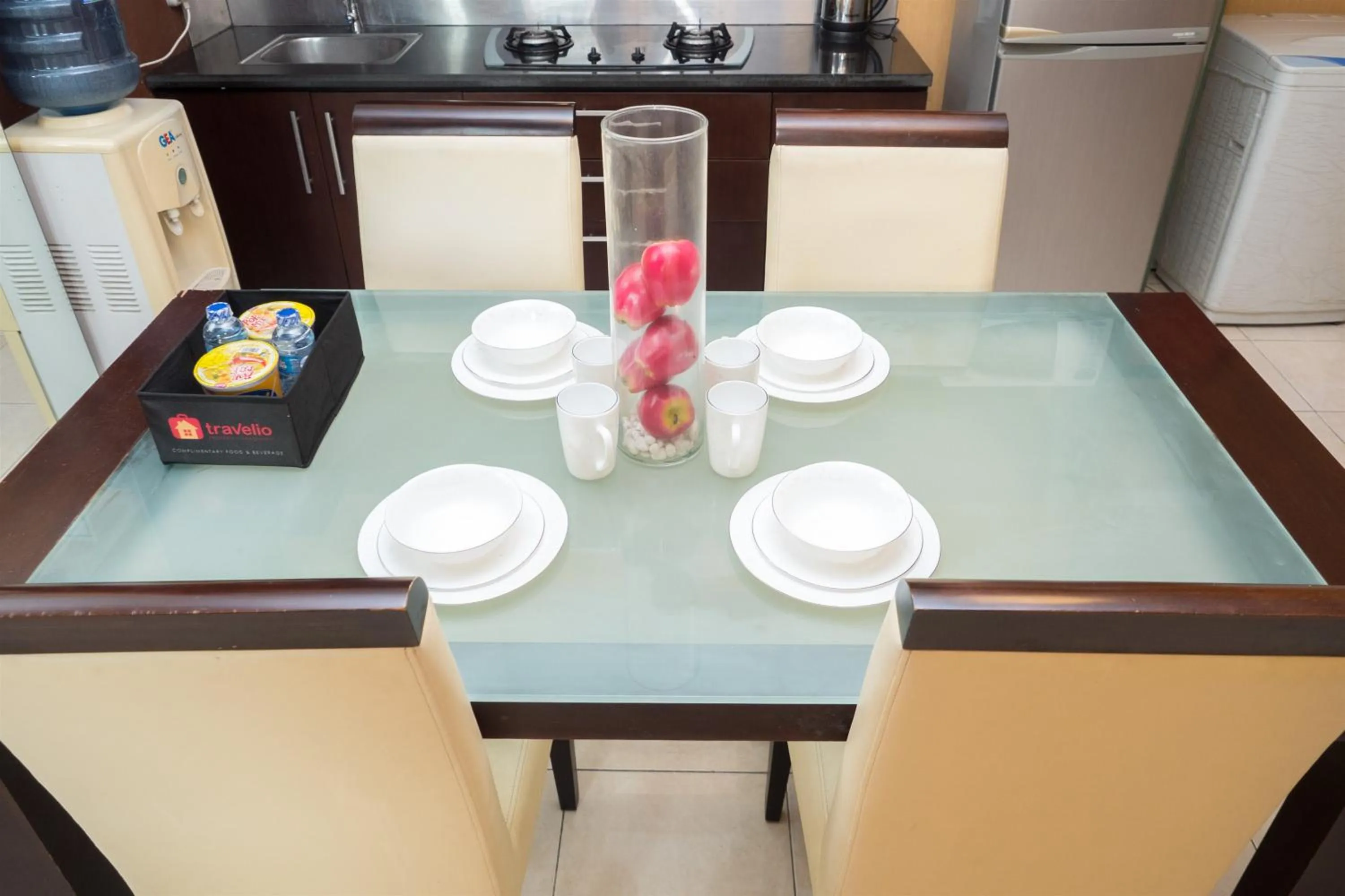 Antique 3BR at Grand Setiabudi Apartment By Travelio