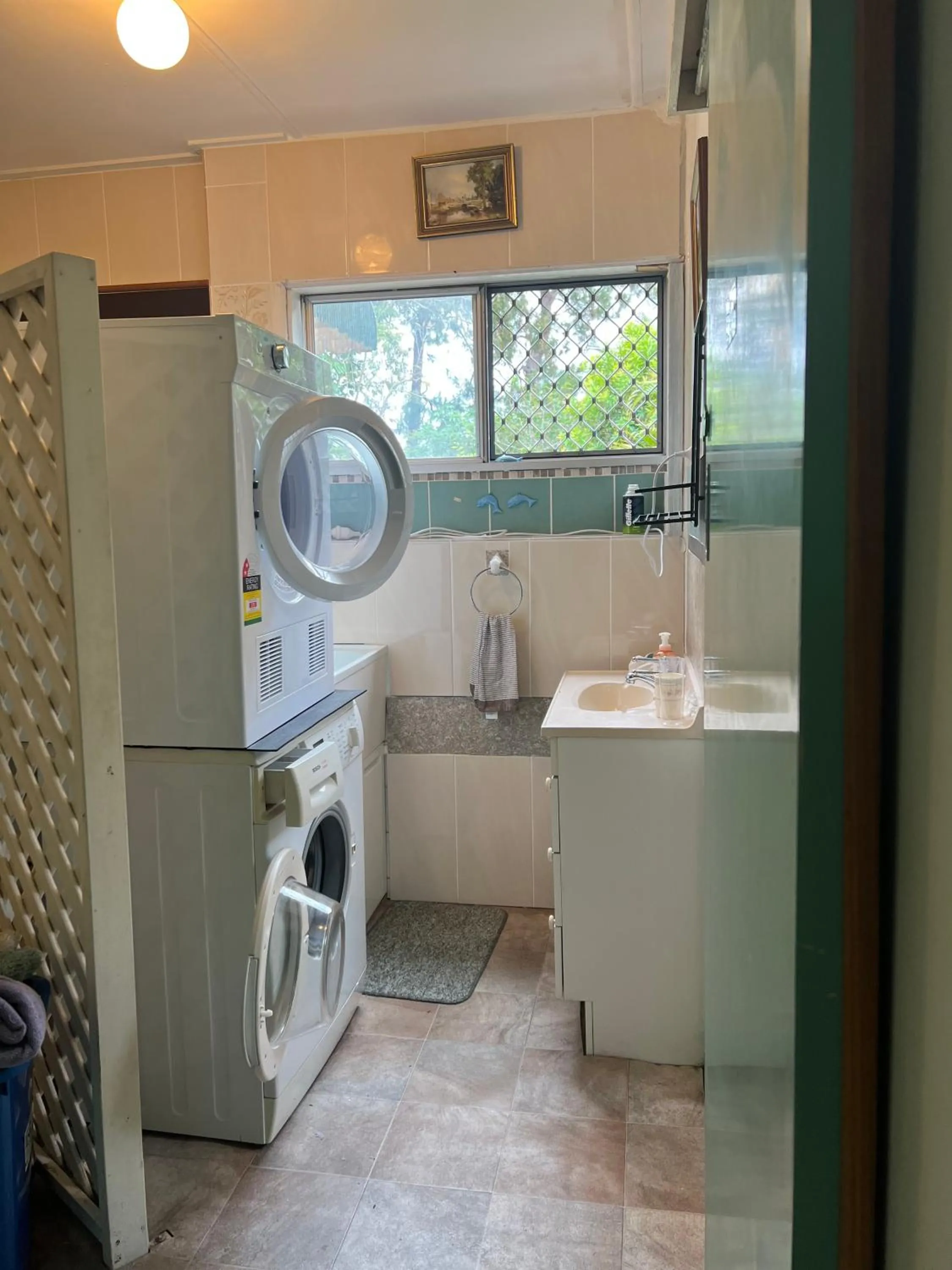 washing machine in XYL Holiday Inn