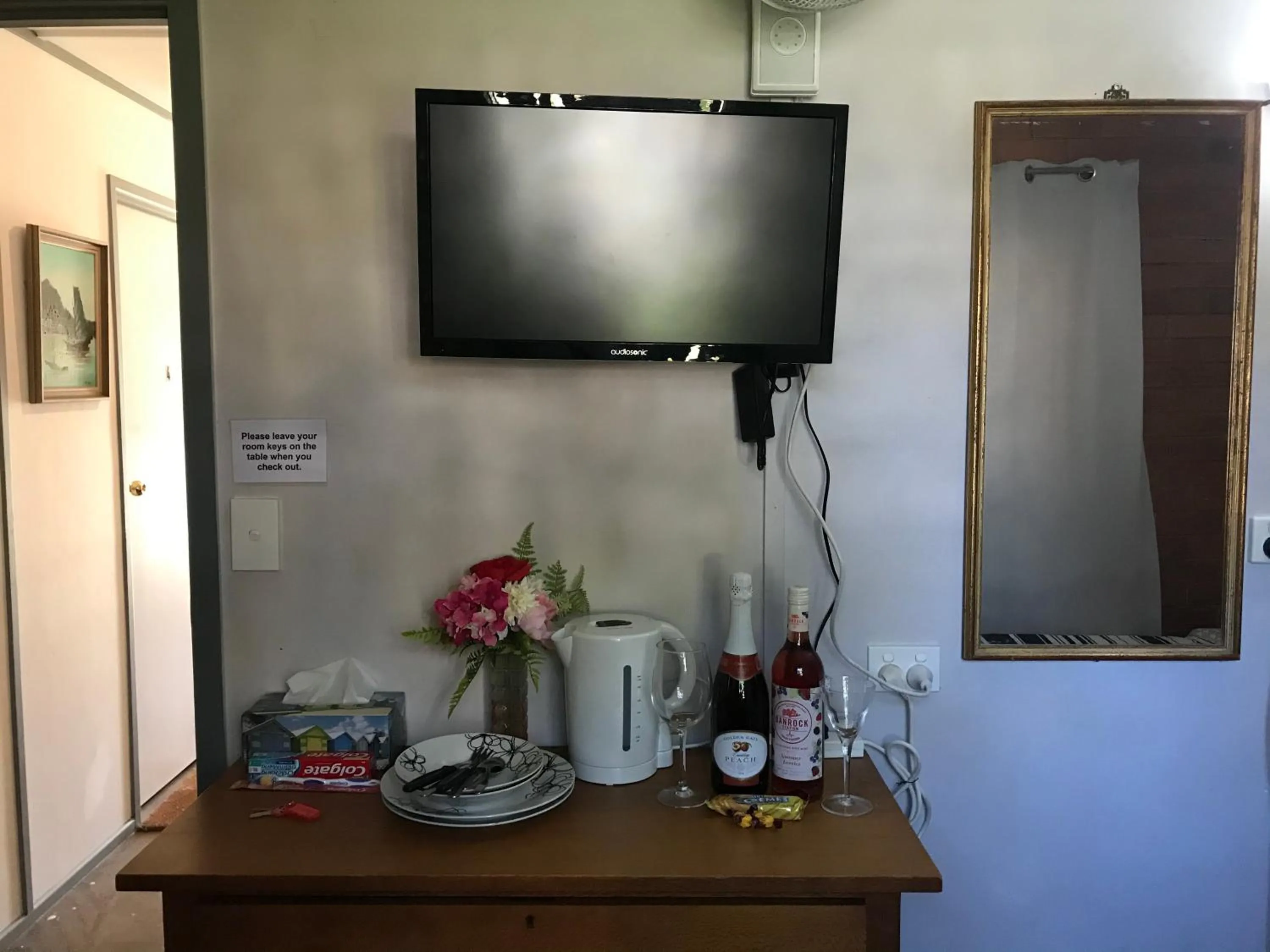 Decorative detail in XYL Holiday Inn