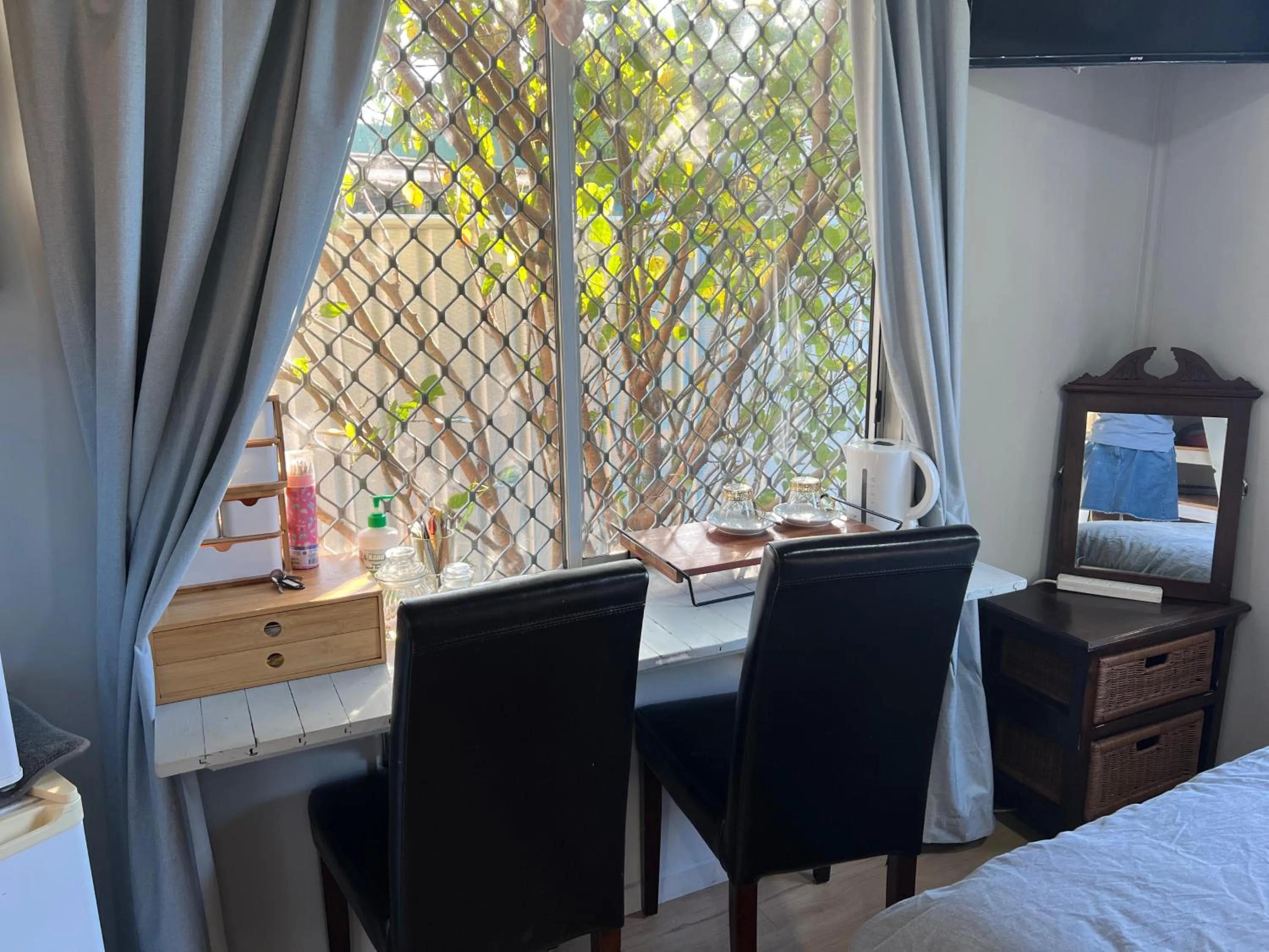 Seating area, Bed in XYL Holiday Inn