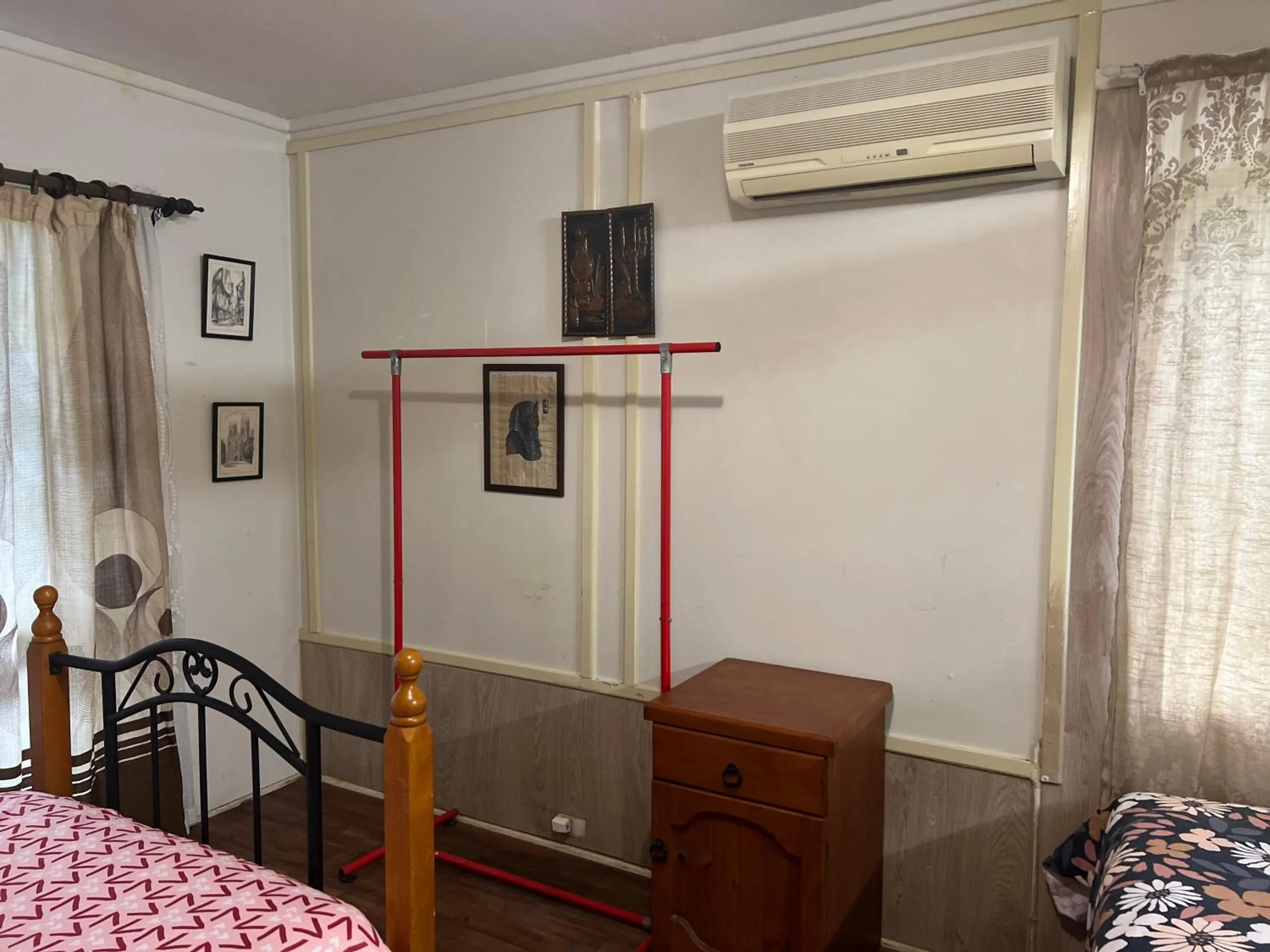 air conditioner, Bed in XYL Holiday Inn