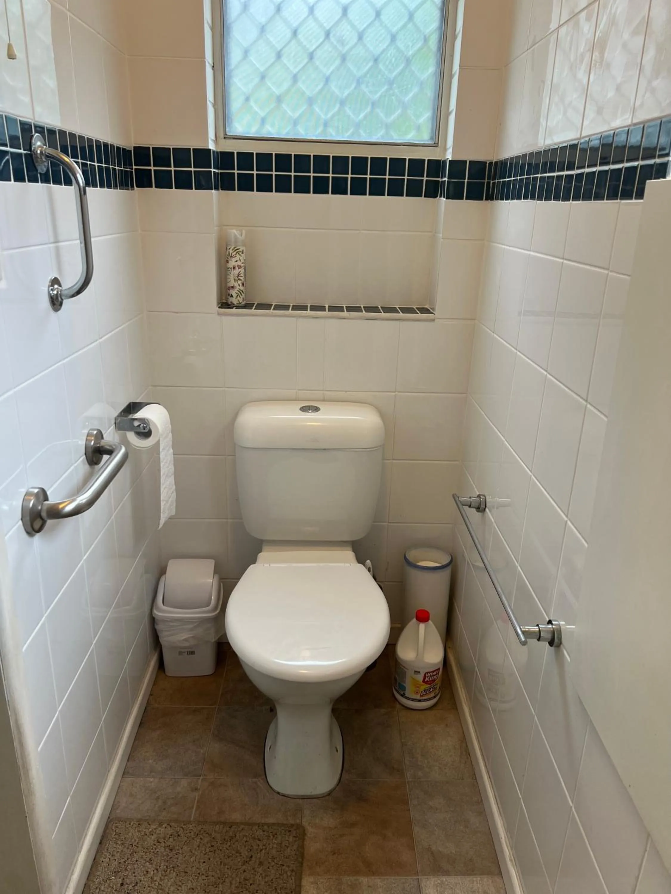 Toilet in XYL Holiday Inn