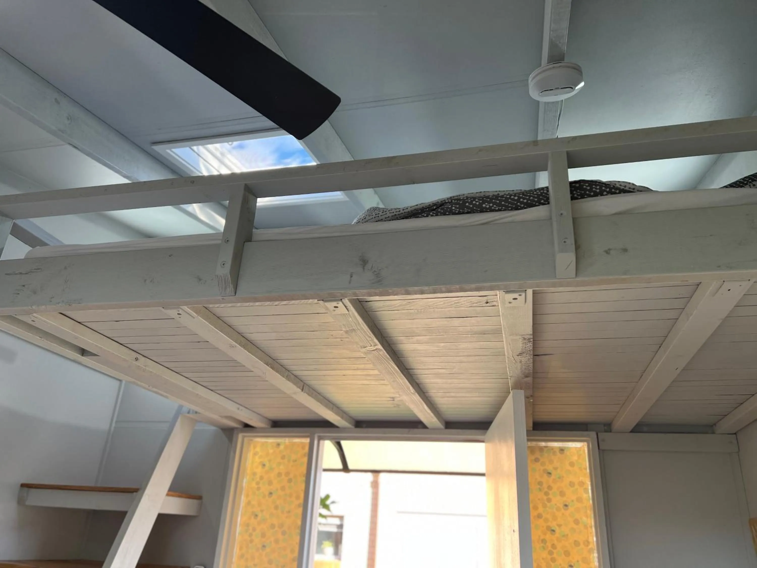 air conditioner in XYL Holiday Inn