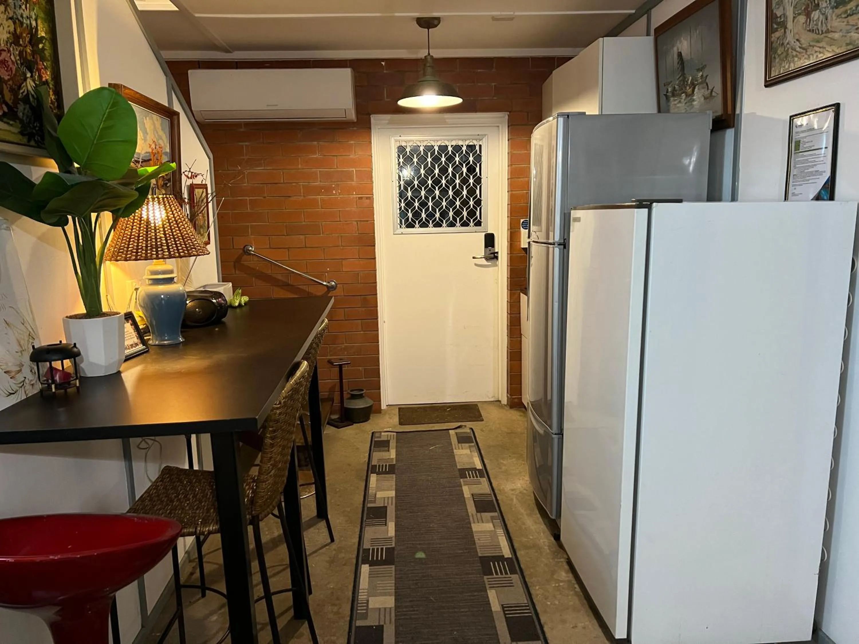 Kitchen or kitchenette in XYL Holiday Inn