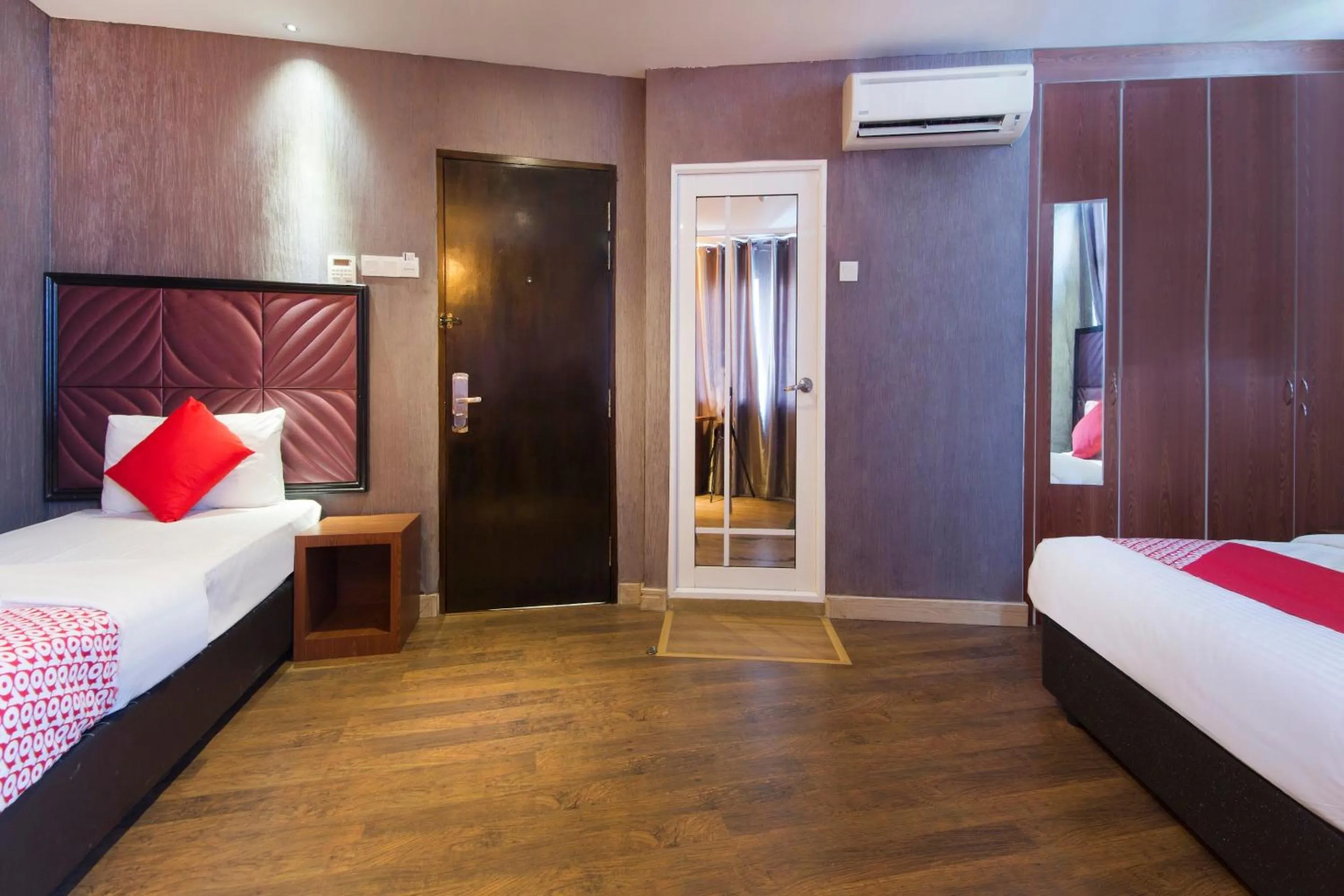 Bedroom, Bed in Hotel O Smc I-city