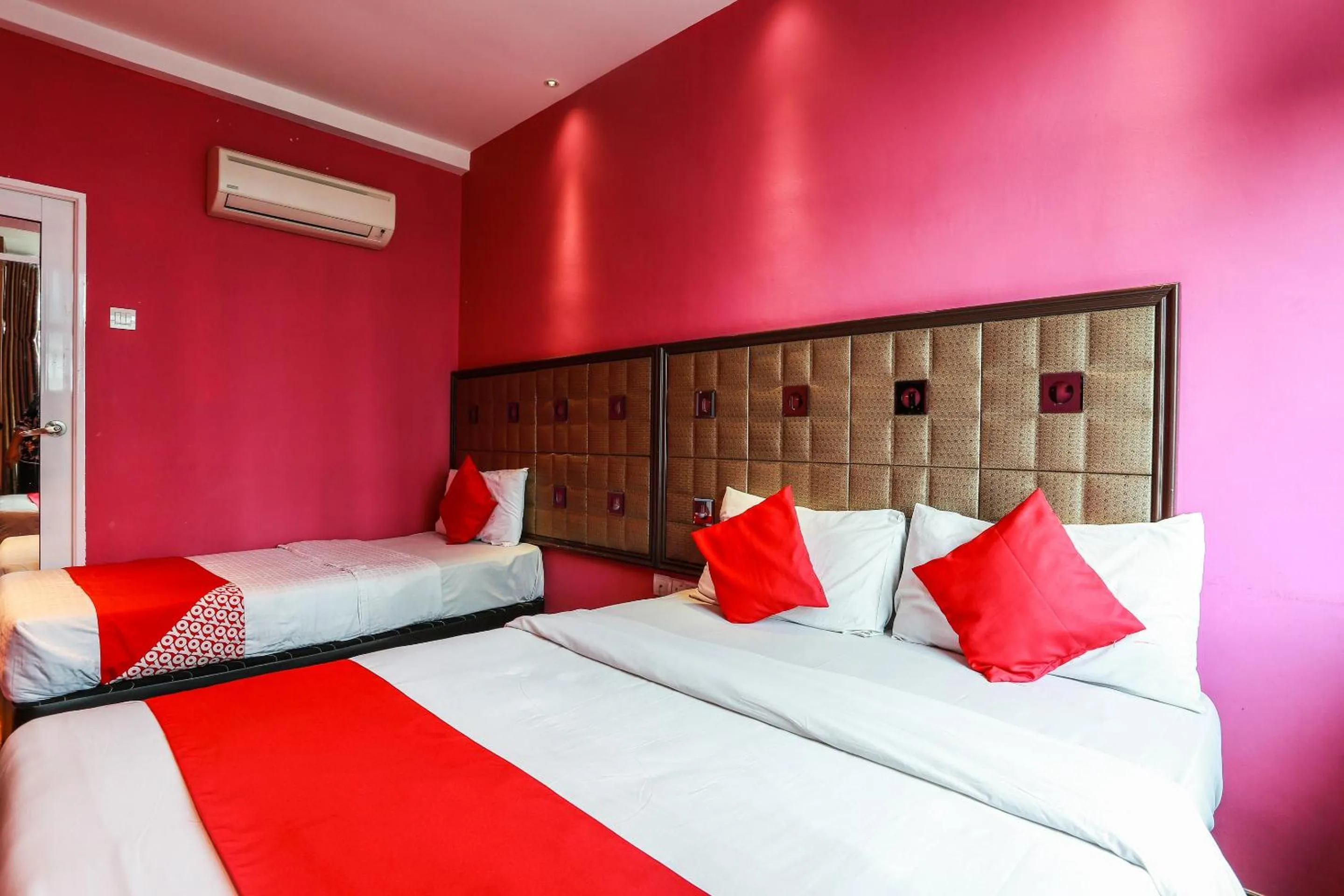 Bedroom, Bed in Hotel O Smc I-city