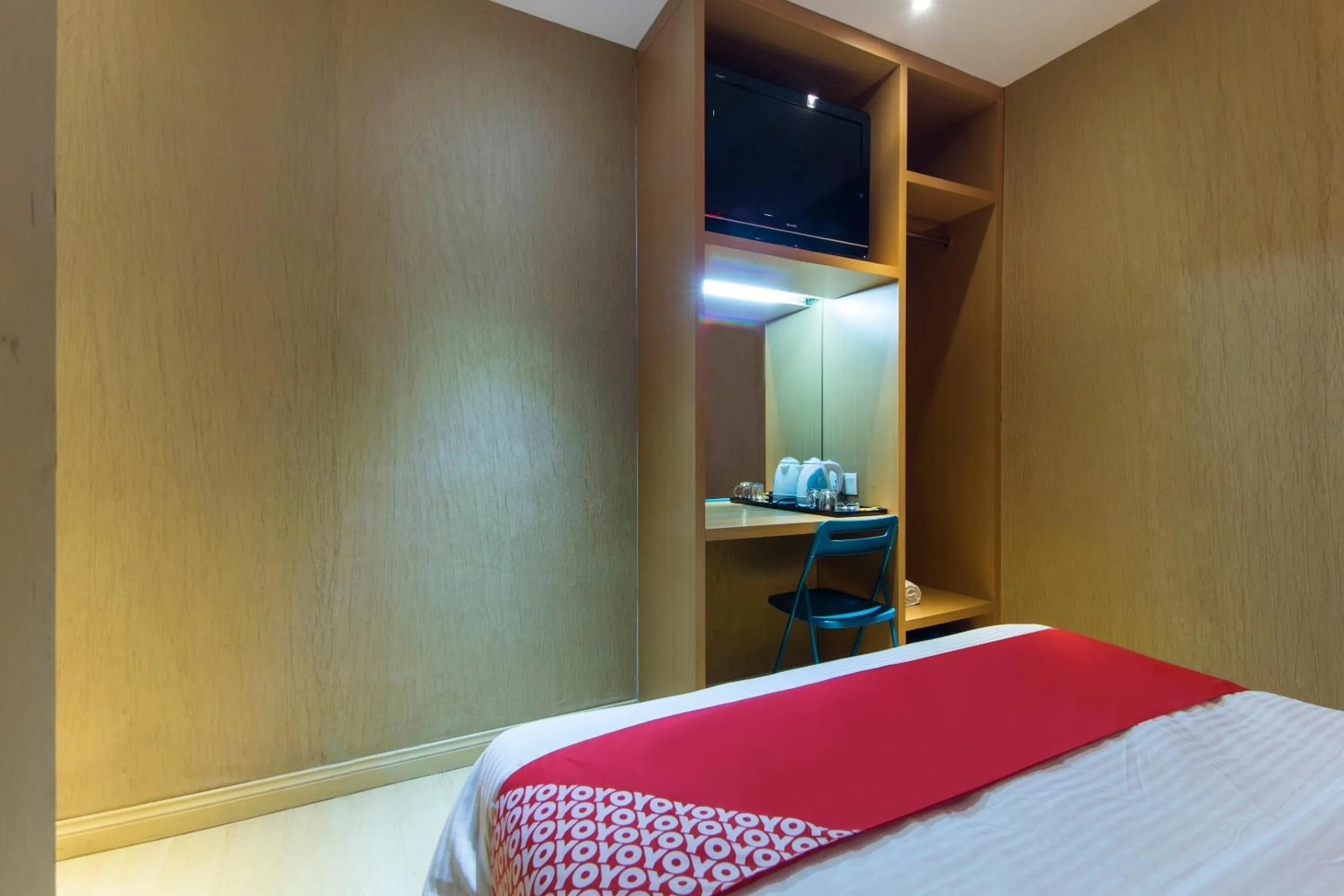 Bedroom, Bed in Hotel O Smc I-city