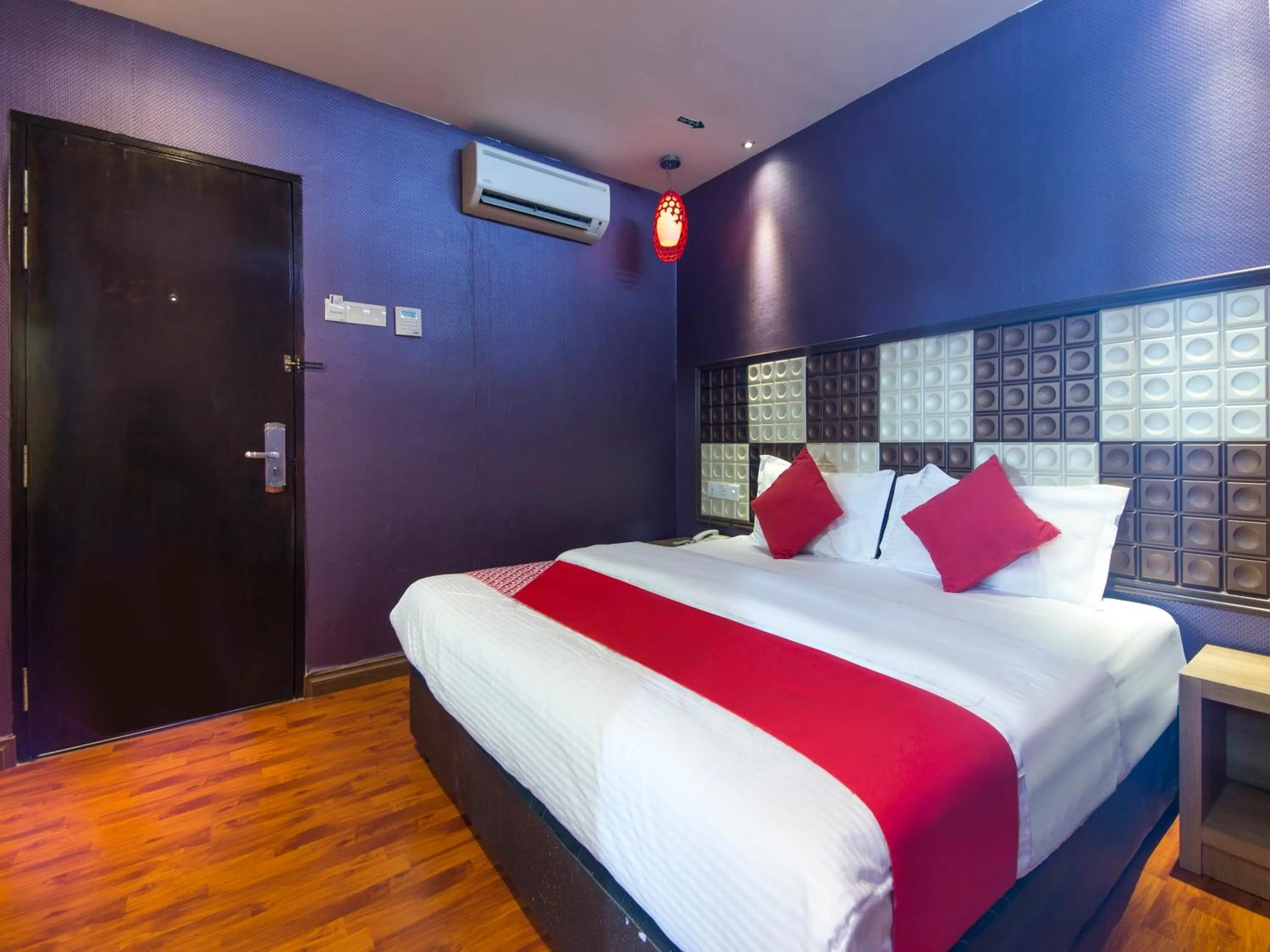 Bedroom, Bed in Super OYO 763 Tazara Hotel