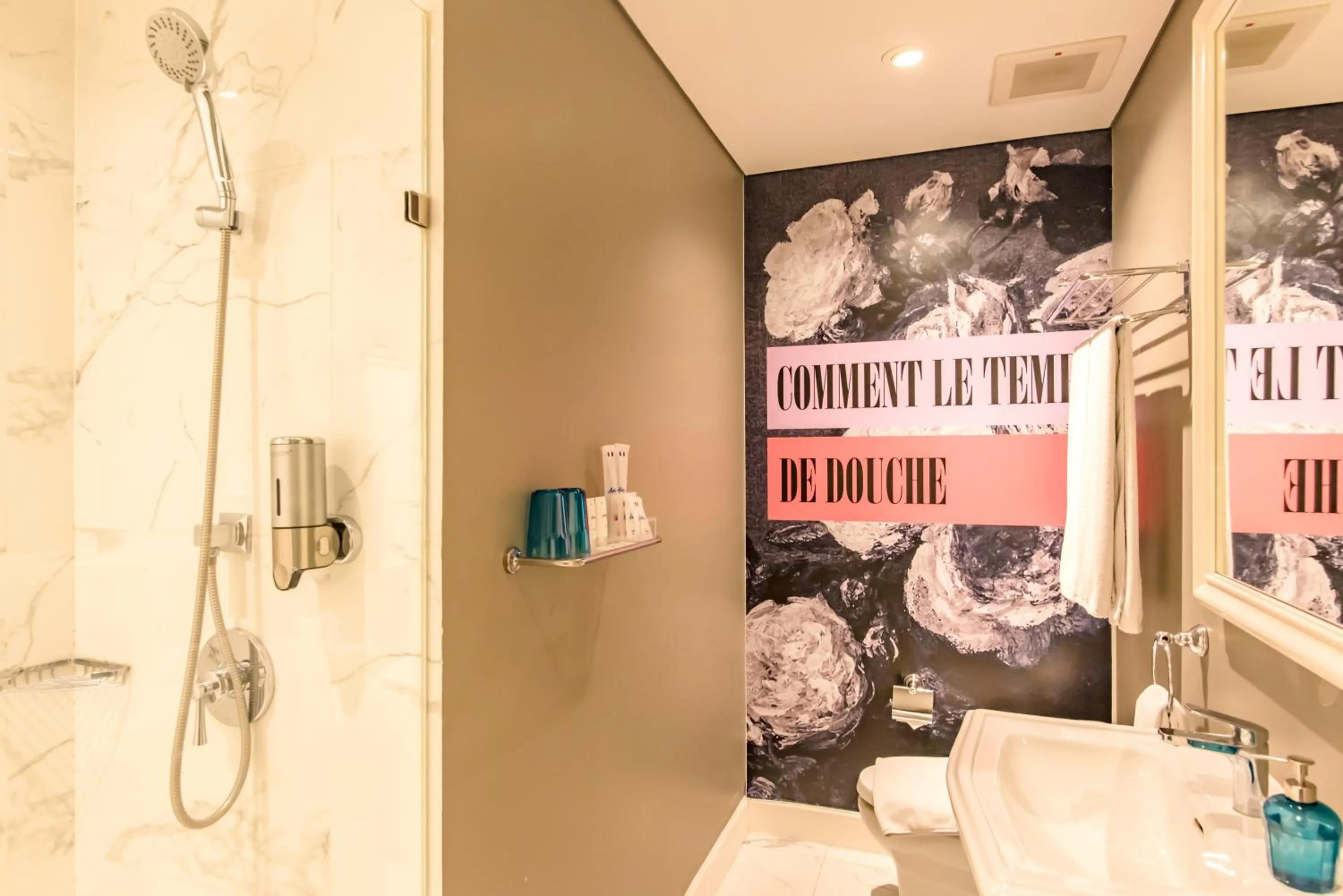 Shower in Ashley Sabang Jakarta