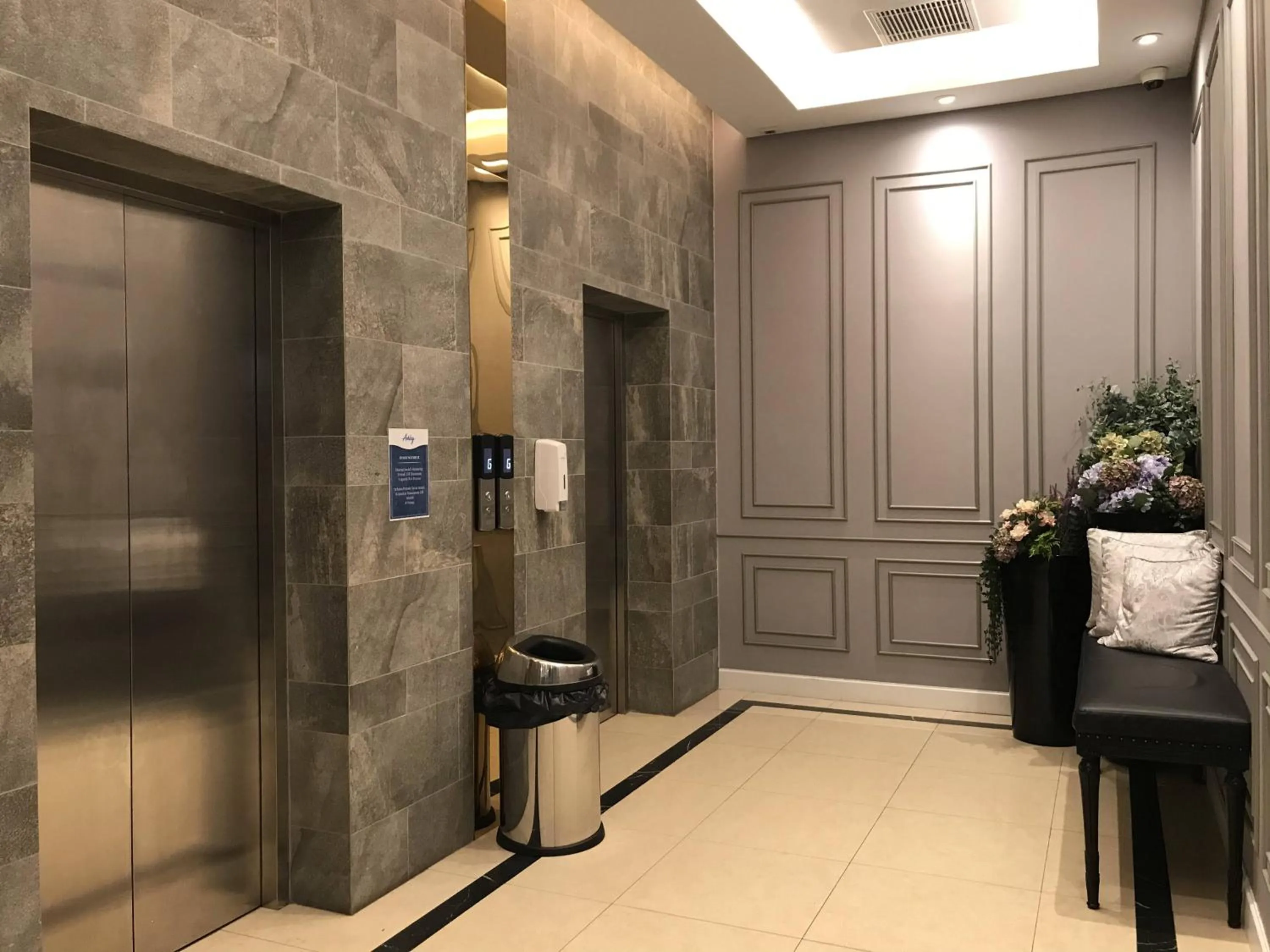 Area and facilities in Ashley Sabang Jakarta