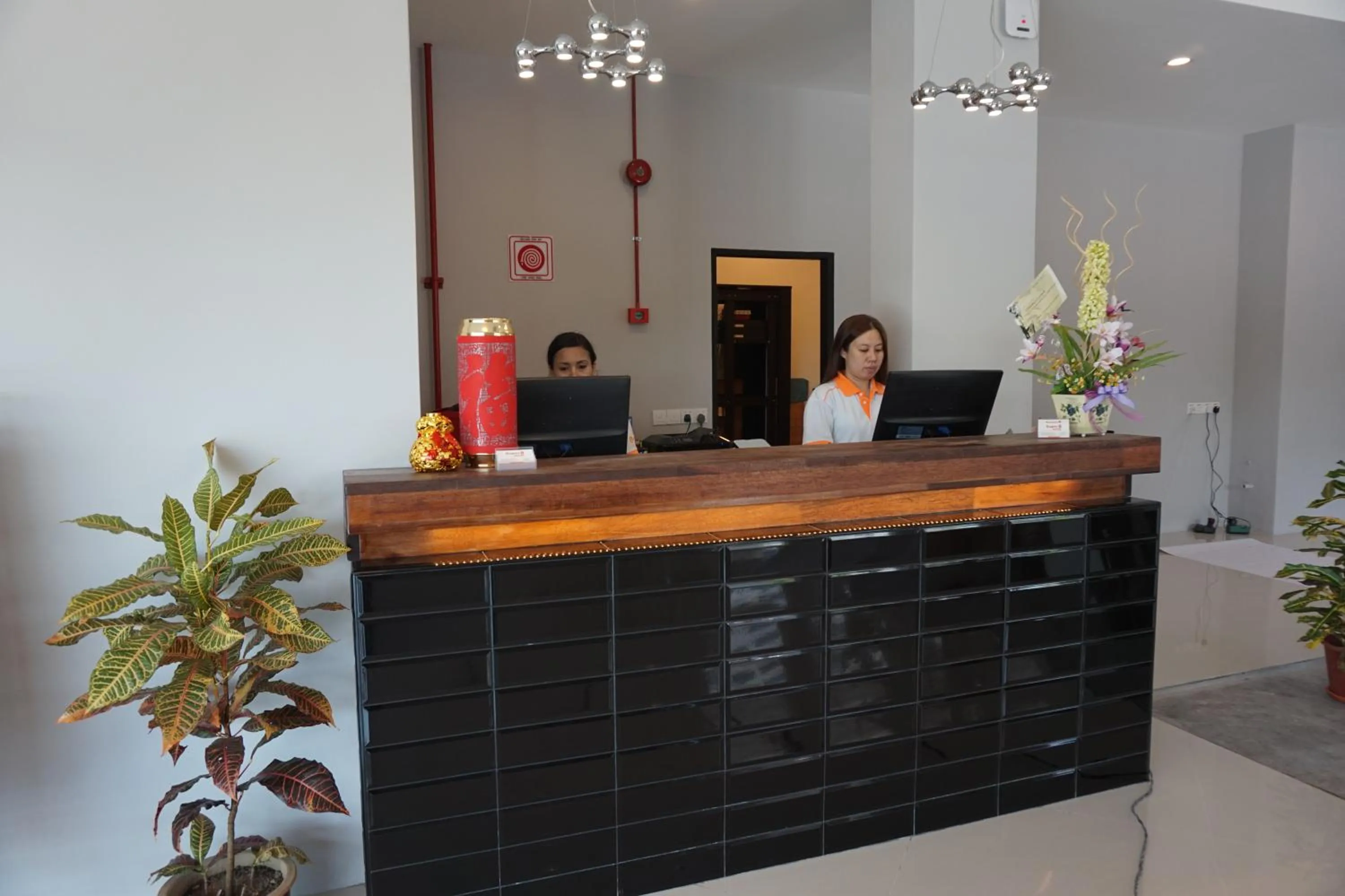 Lobby or reception in Super 8 Hotel @ Bayan Baru