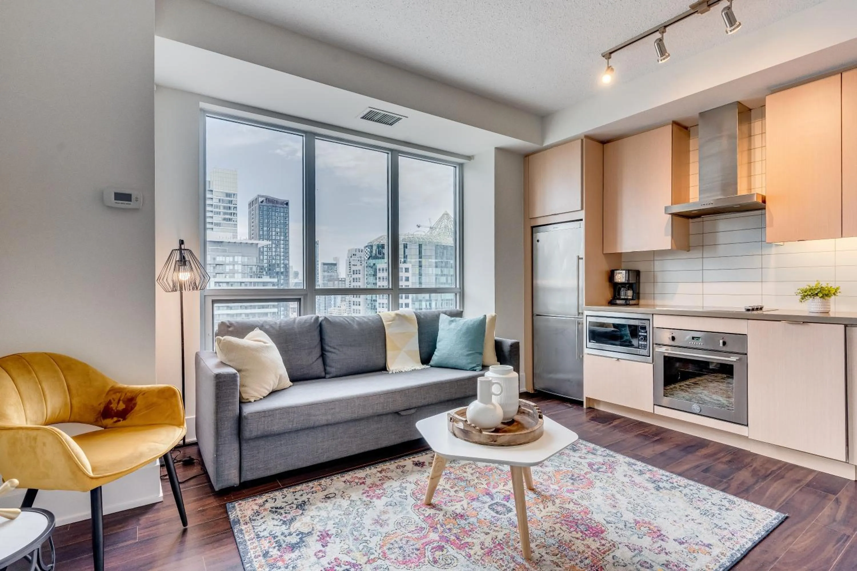 Kitchen or kitchenette in GLOBALSTAY Modern Downtown Apartment