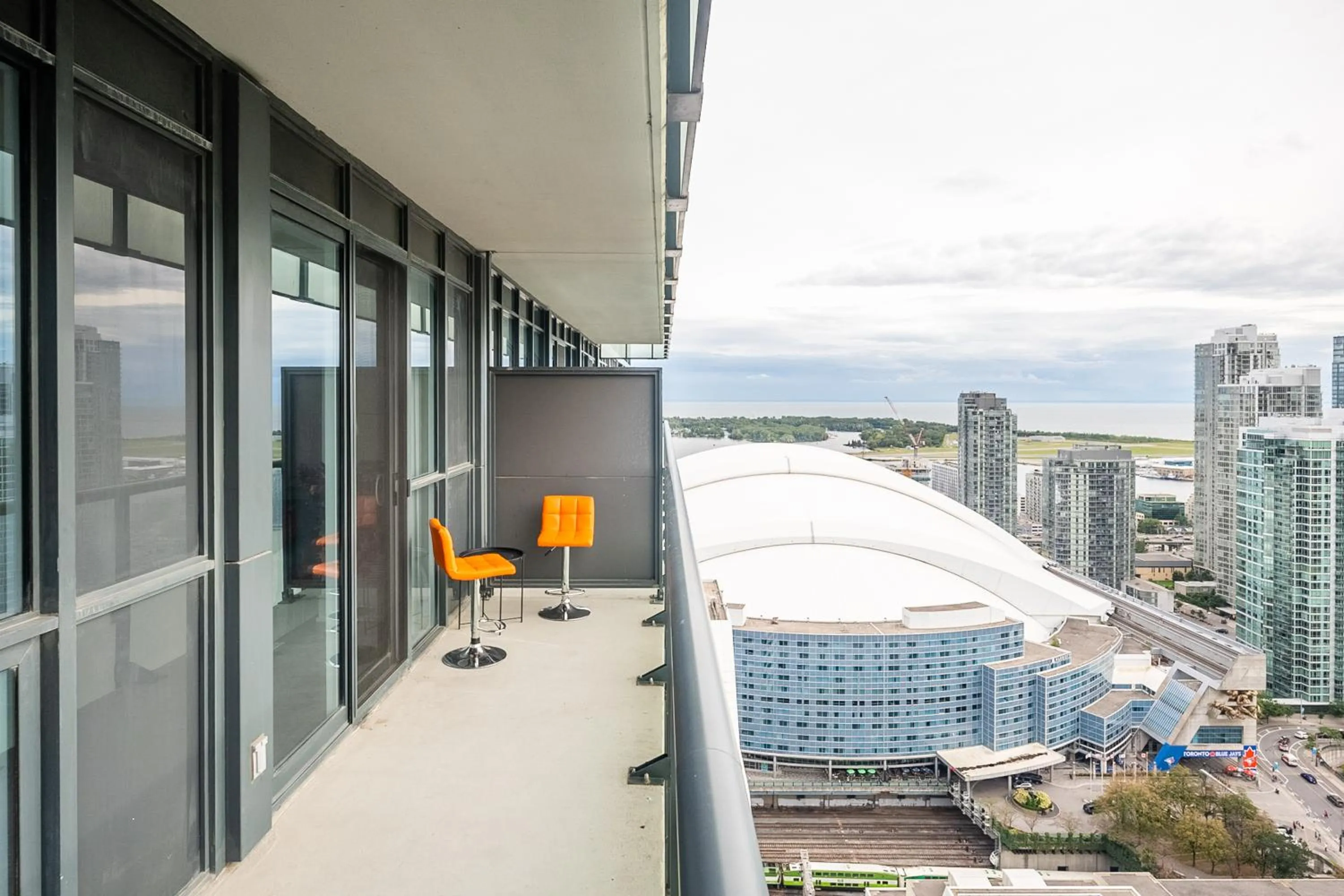 Property building in GLOBALSTAY Modern Downtown Apartment