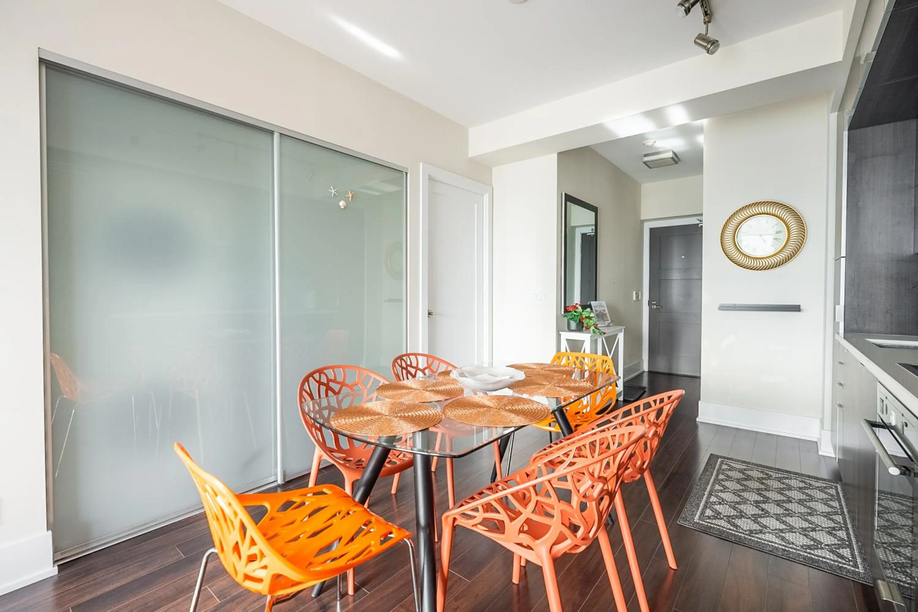 Living room in GLOBALSTAY Modern Downtown Apartment
