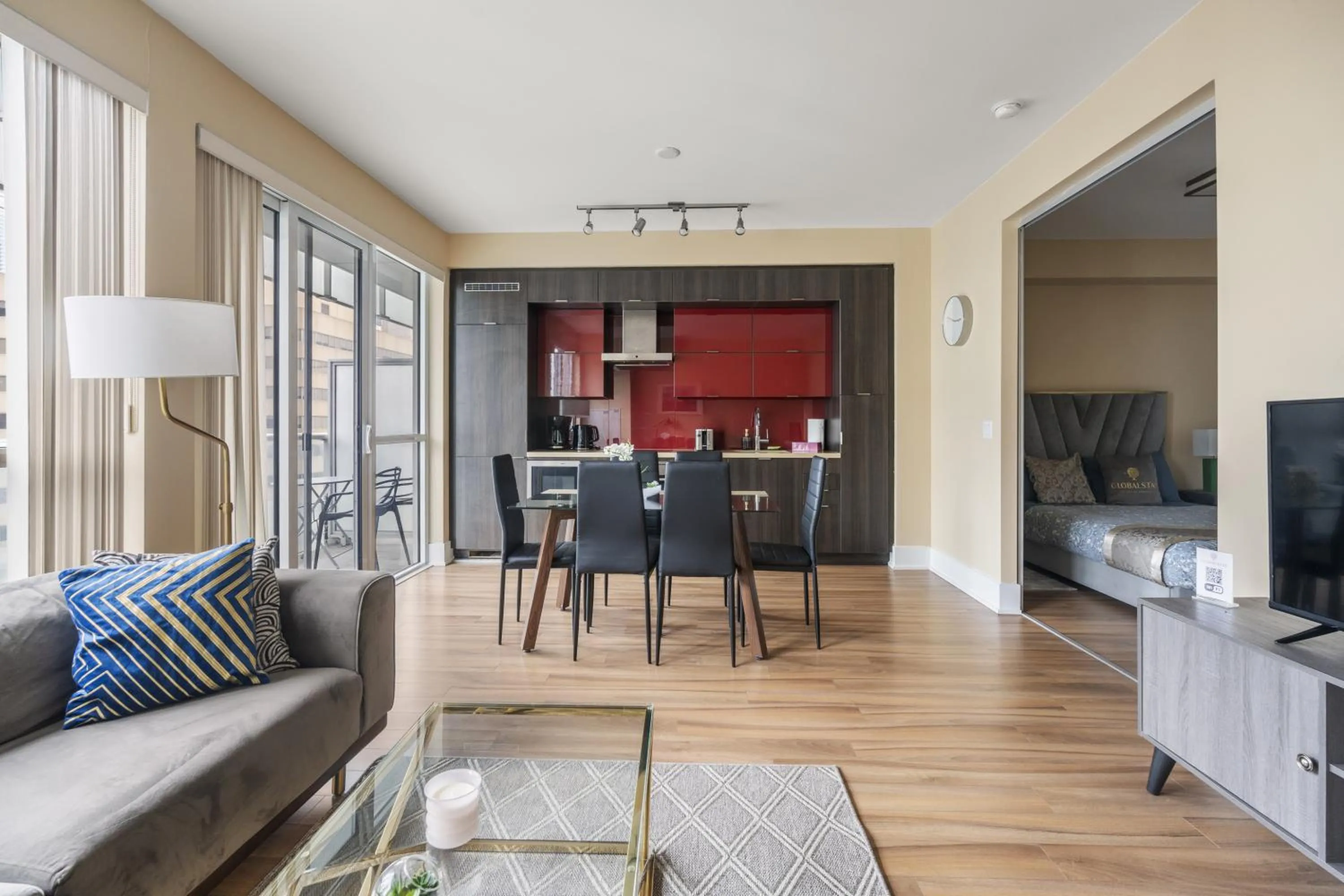 TV and multimedia in GLOBALSTAY Modern Downtown Apartment