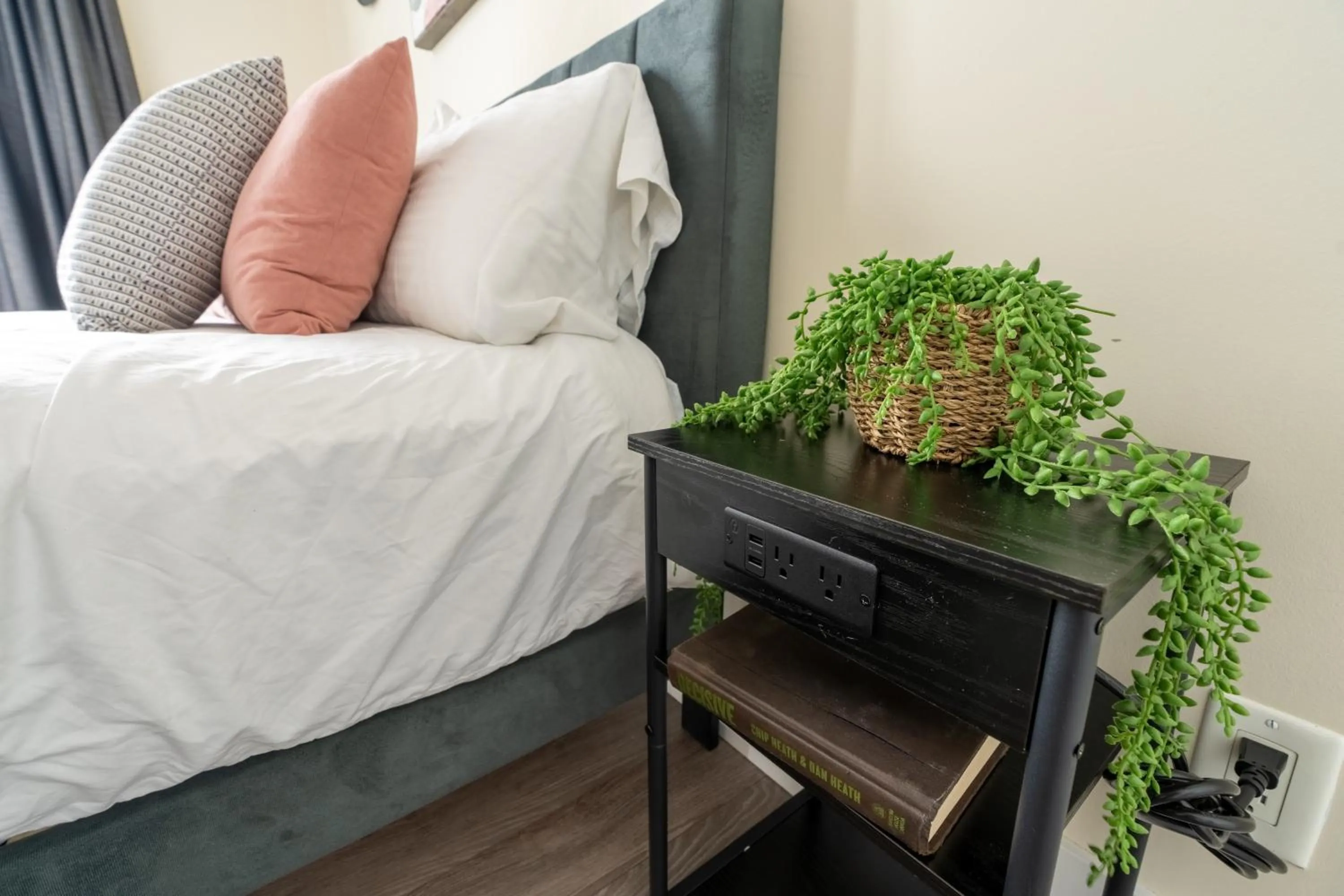 Bed in GLOBALSTAY Modern Downtown Apartment